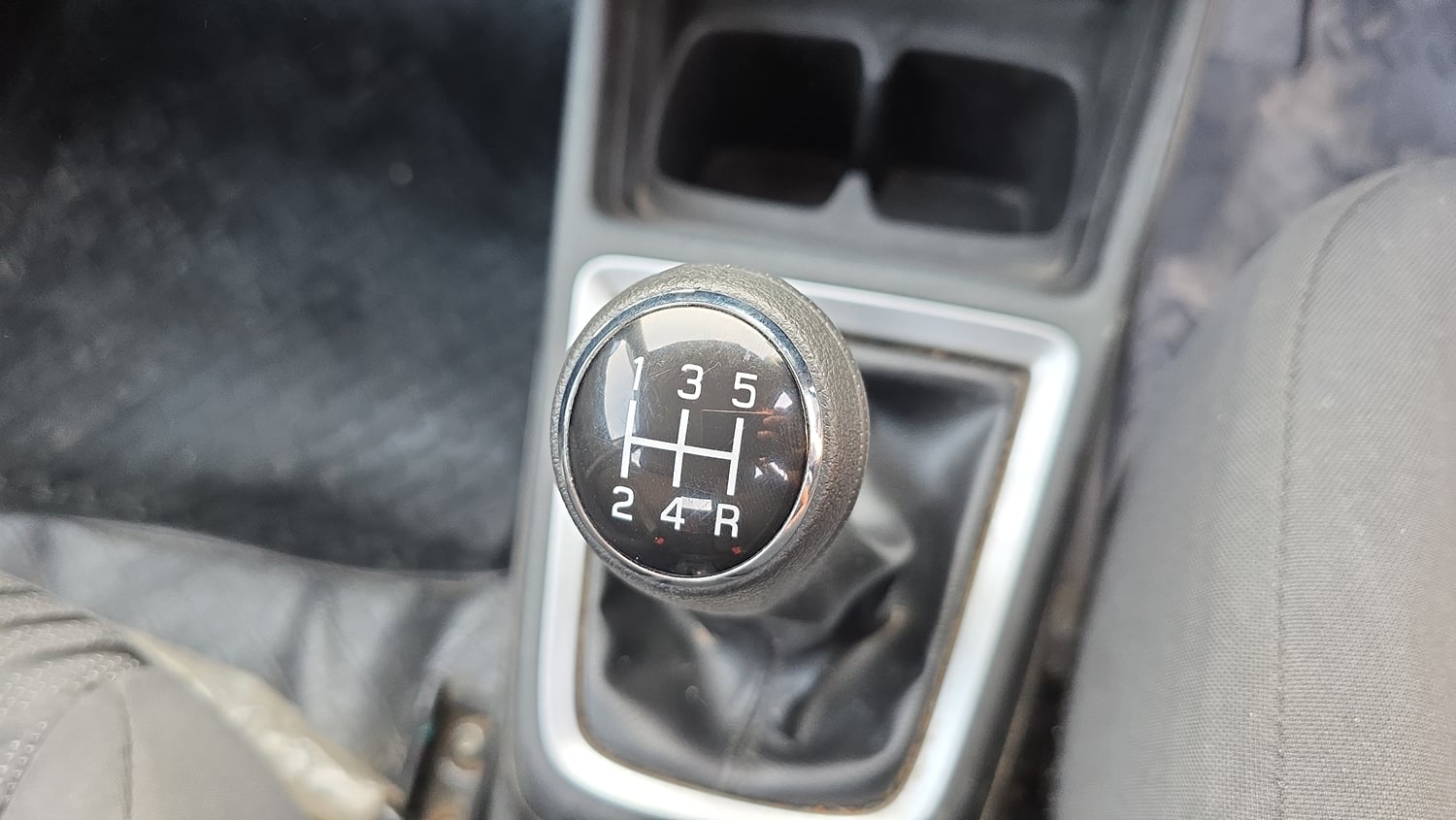 Used 2021 Maruti Suzuki Swift VXi Petrol Manual interior GEAR  KNOB VIEW