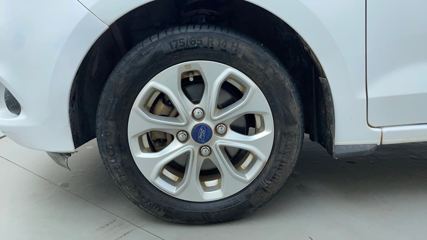 Used 2017 Ford Figo Titanium 1.5 Ti-VCT AT Petrol Automatic tyres LEFT FRONT TYRE RIM VIEW