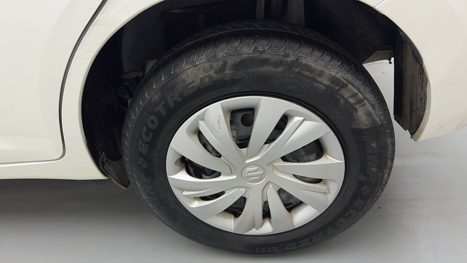 Used 2025 Maruti Suzuki Swift VXi CNG Cng Manual tyres LEFT REAR TYRE RIM VIEW