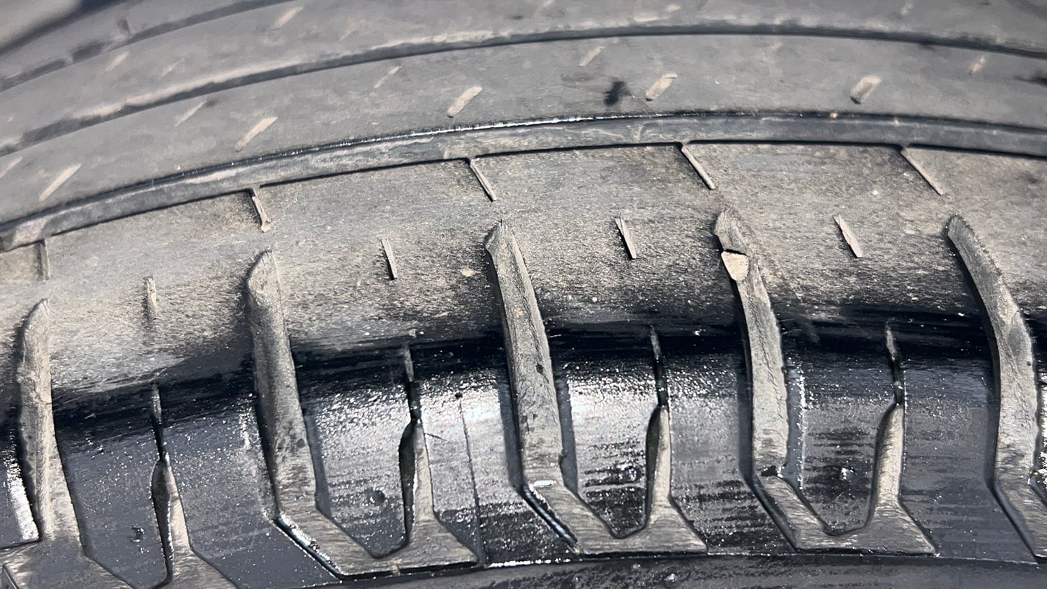 Used 2016 Honda City V Petrol Manual tyres LEFT REAR TYRE TREAD VIEW