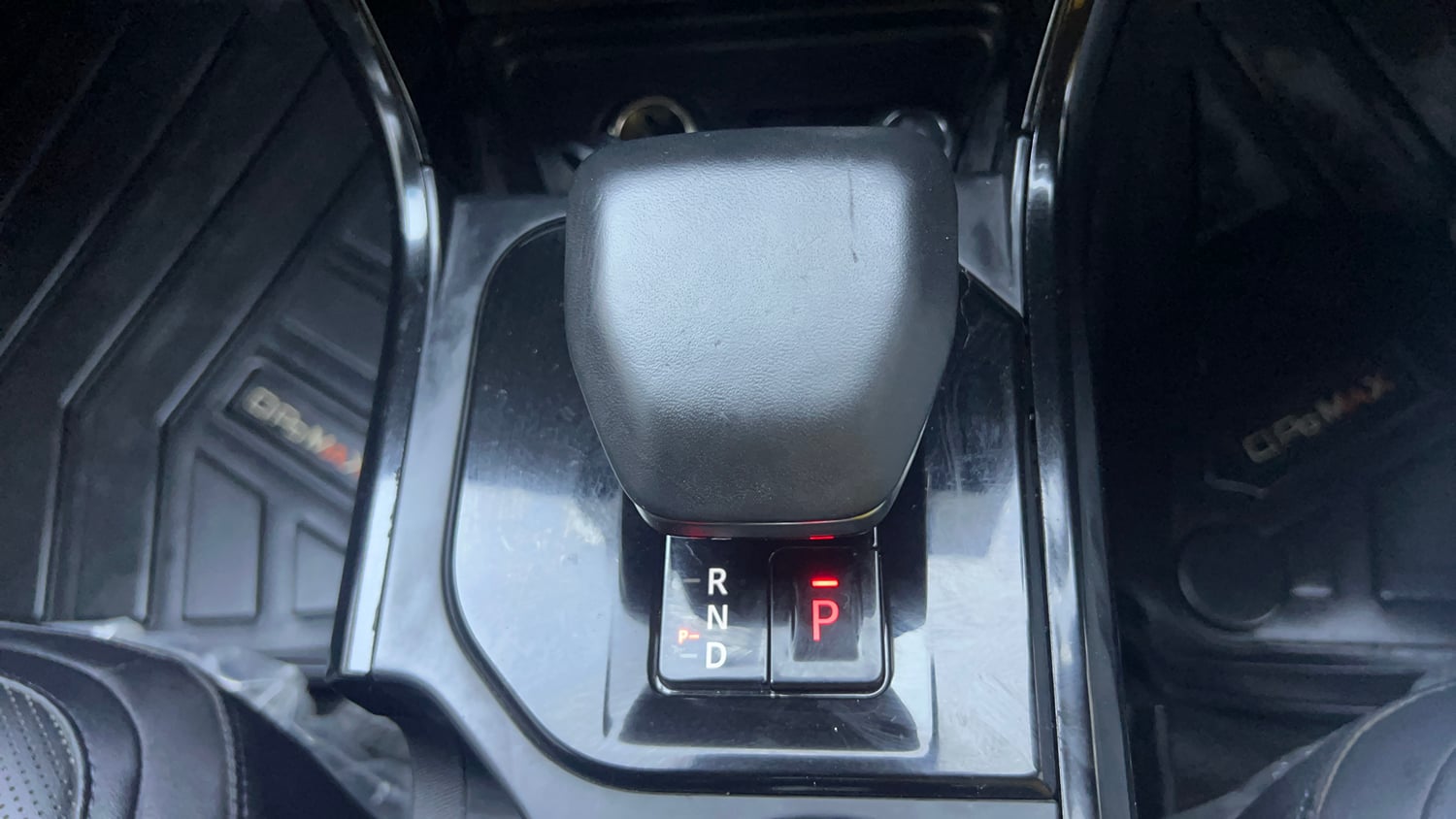 Used 2024 Tata Nexon Fearless Plus 1.2 Revotron Petrol 7DCA DT Petrol Automatic interior GEAR  KNOB VIEW