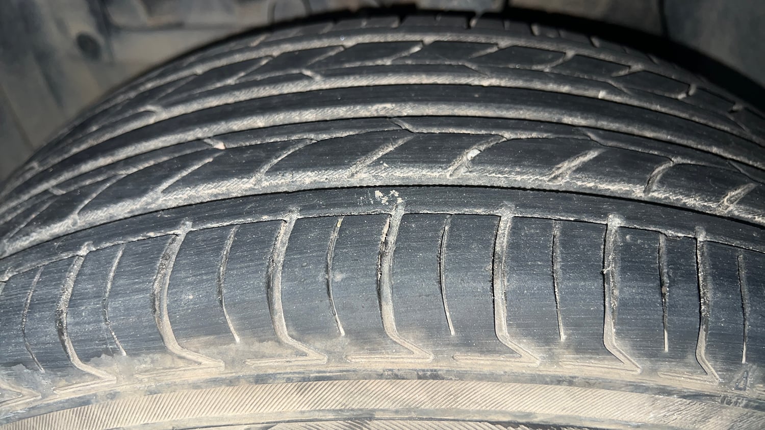 Used 2020 maruti-suzuki Vitara Brezza VXi Petrol Manual tyres LEFT FRONT TYRE TREAD VIEW