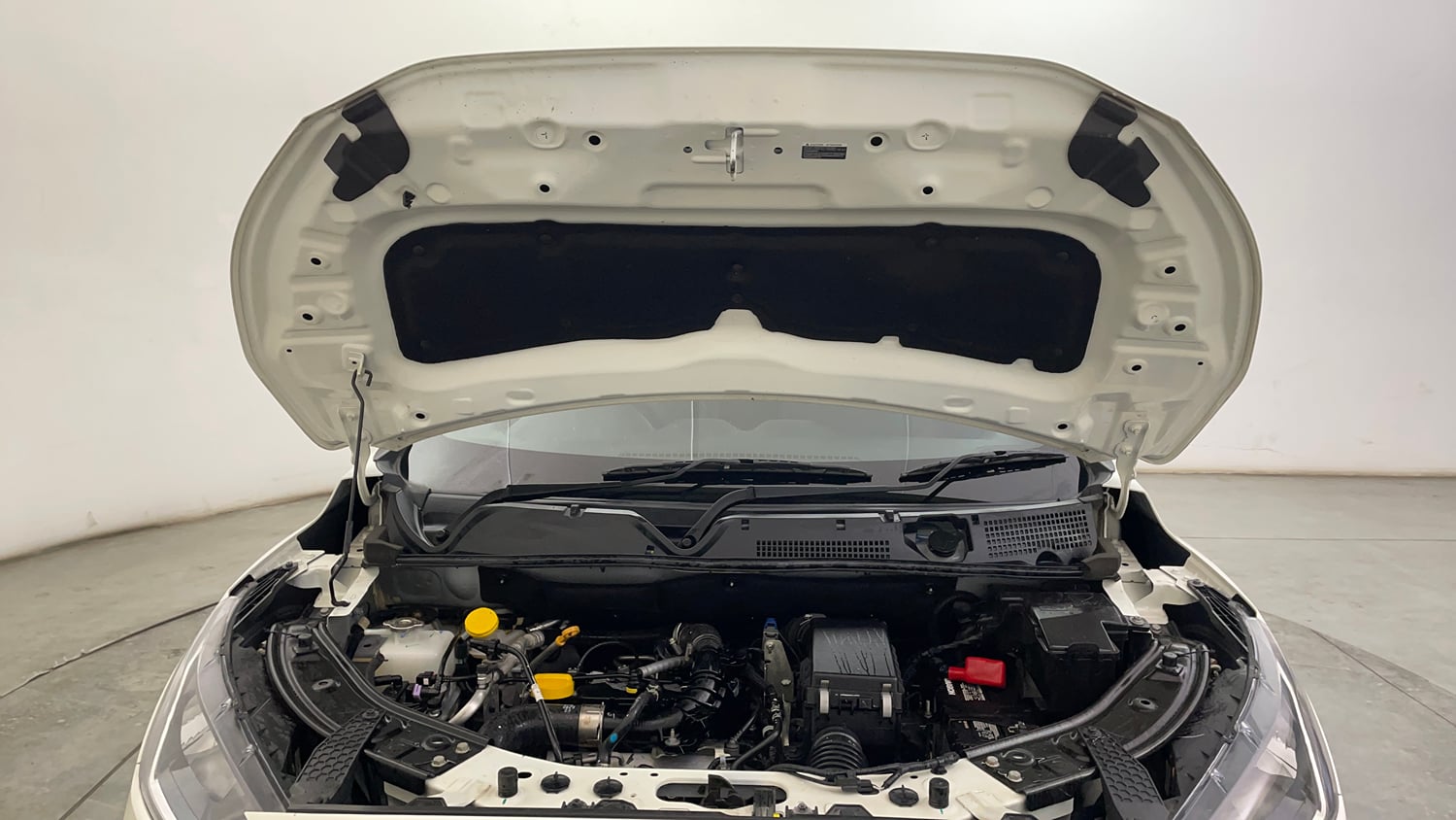 Used 2025 Nissan Magnite N-Connecta HRAO 1.0 Turbo Petrol CVT Petrol Automatic engine ENGINE & BONNET OPEN FRONT VIEW
