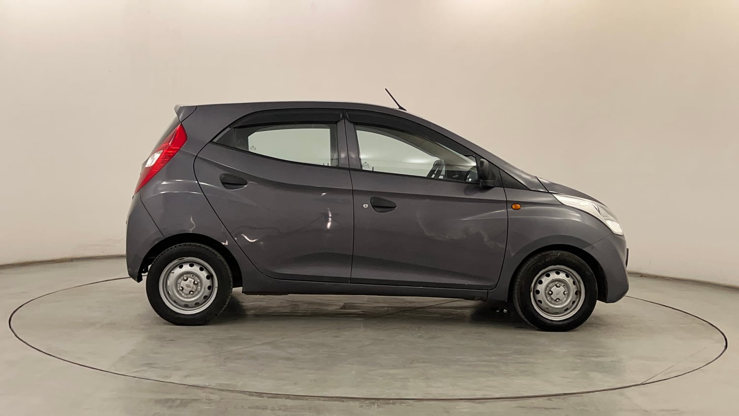 Used 2019 Hyundai Eon Era + Petrol Manual exterior RIGHT SIDE VIEW