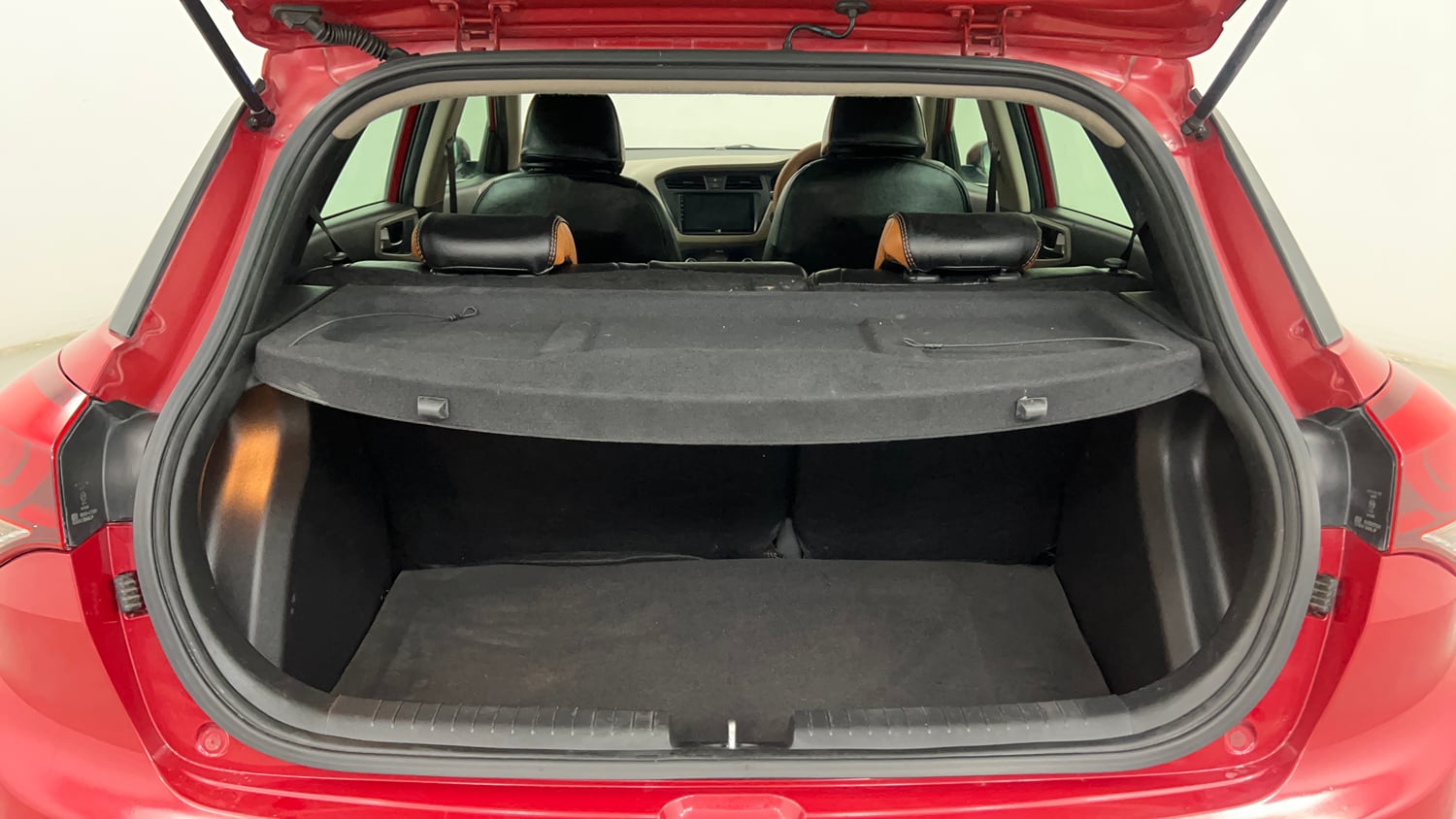 Used 2015 Hyundai Elite i20 Asta 1.2 Petrol Manual interior DICKY INSIDE VIEW