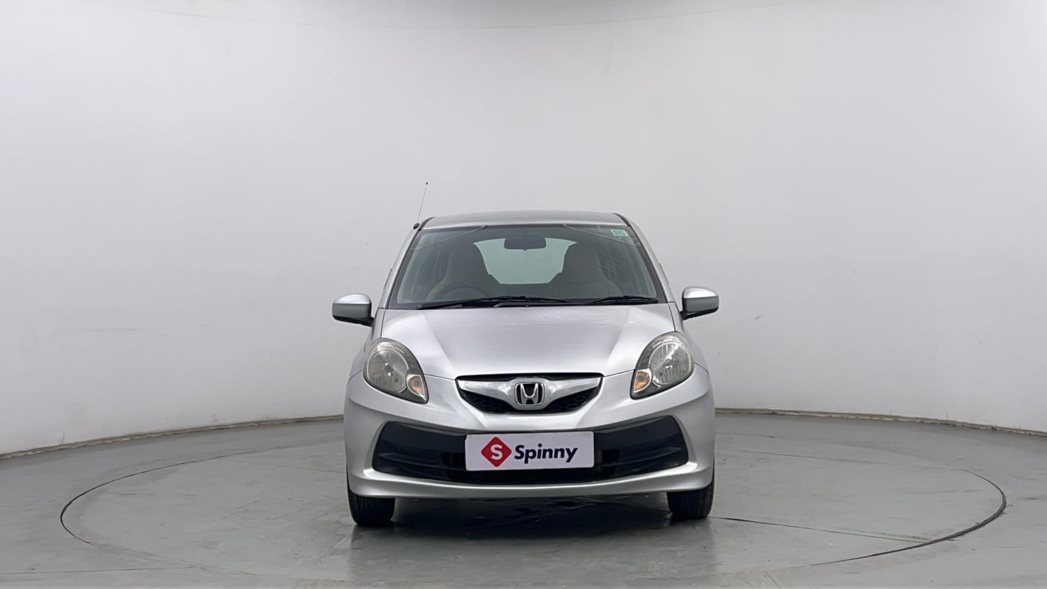 Used 2013 Honda Brio S MT Petrol Manual exterior FRONT VIEW