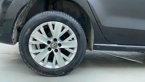 Used 2015 Volkswagen Vento Highline Petrol Petrol Manual tyres RIGHT REAR TYRE RIM VIEW