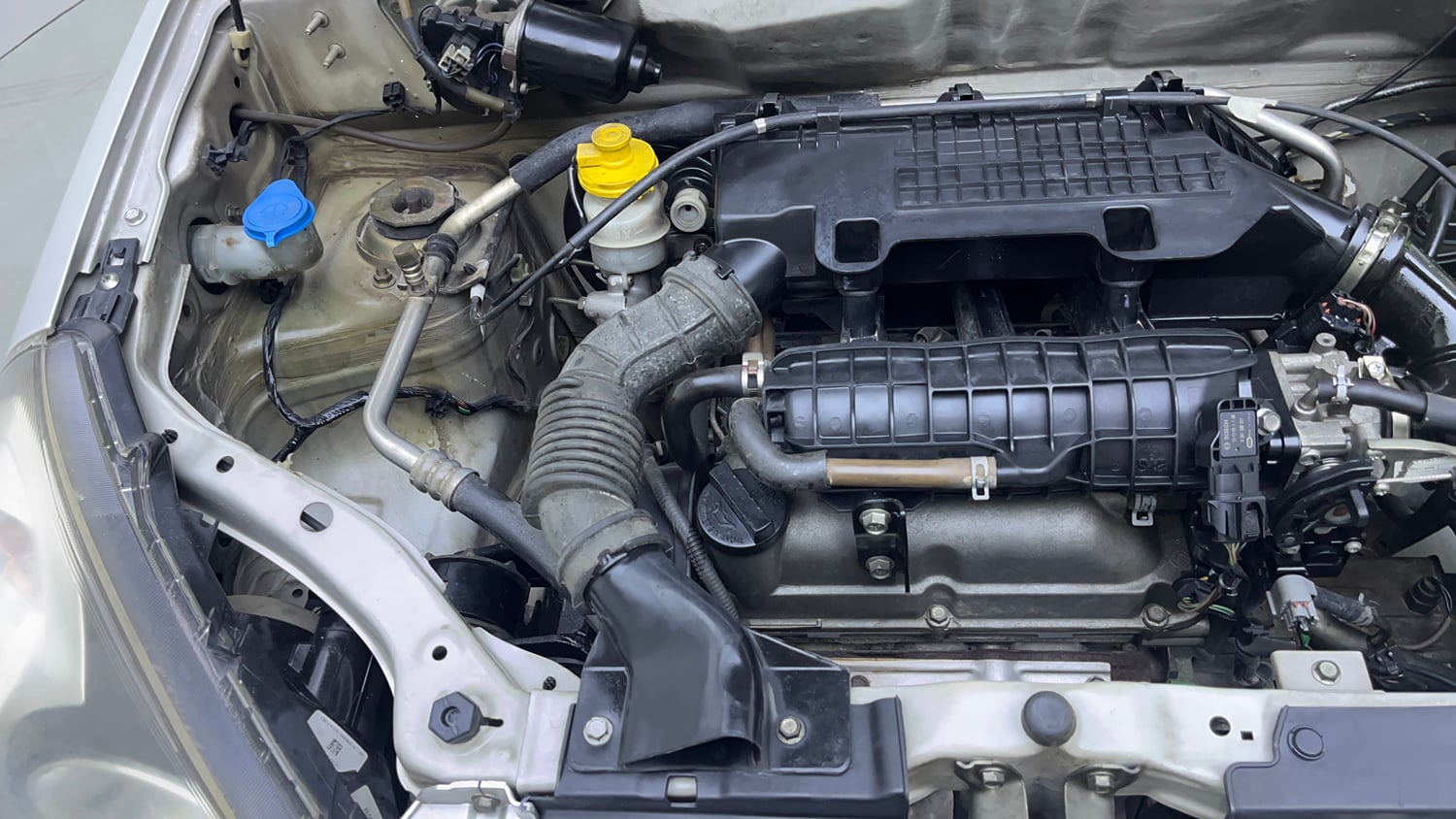 Used 2015 Maruti Suzuki Alto 800 LXi Anniversary Edition Petrol Manual engine ENGINE RIGHT SIDE VIEW