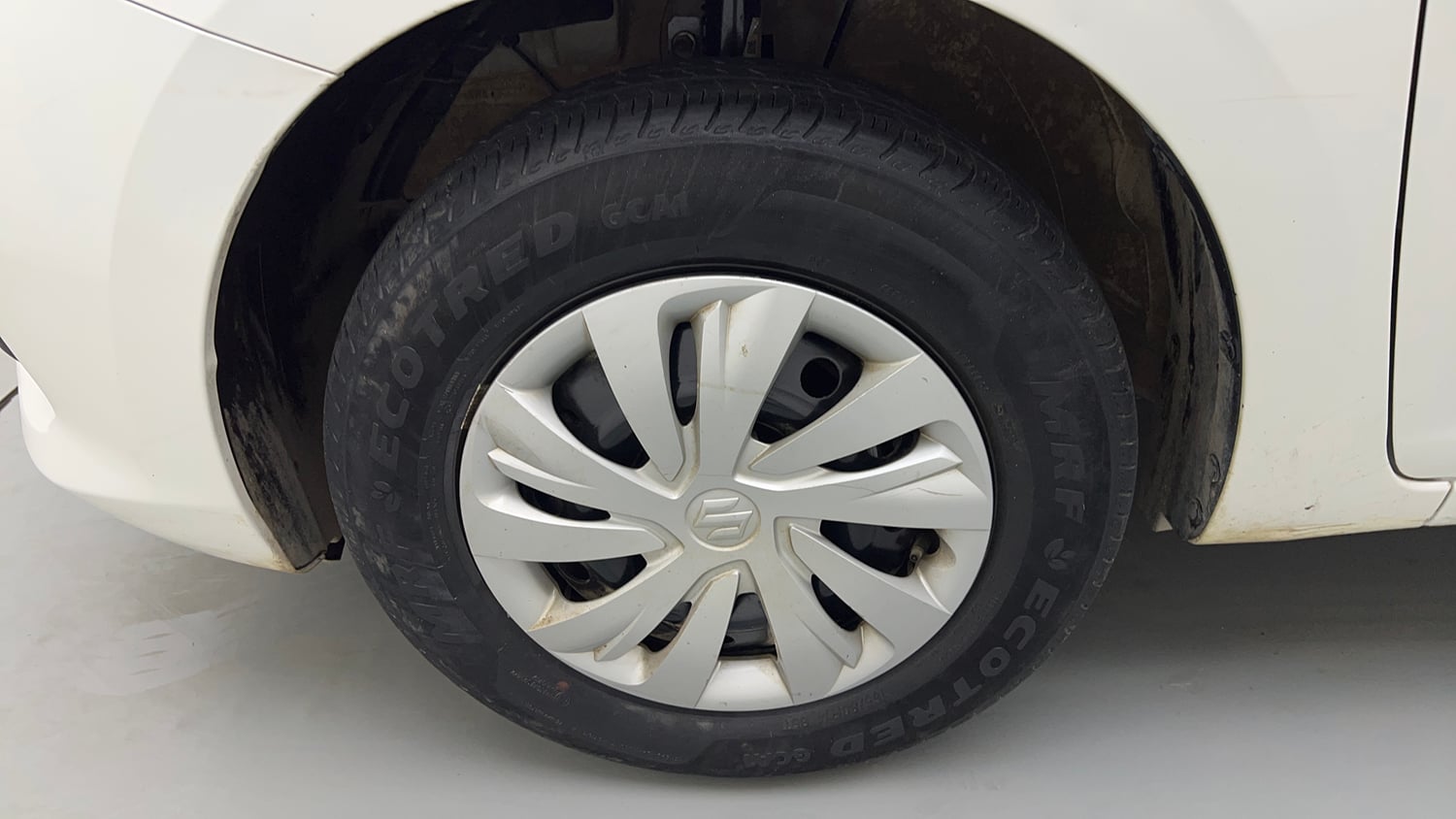 Used 2025 Maruti Suzuki Swift VXi CNG Cng Manual tyres LEFT FRONT TYRE RIM VIEW