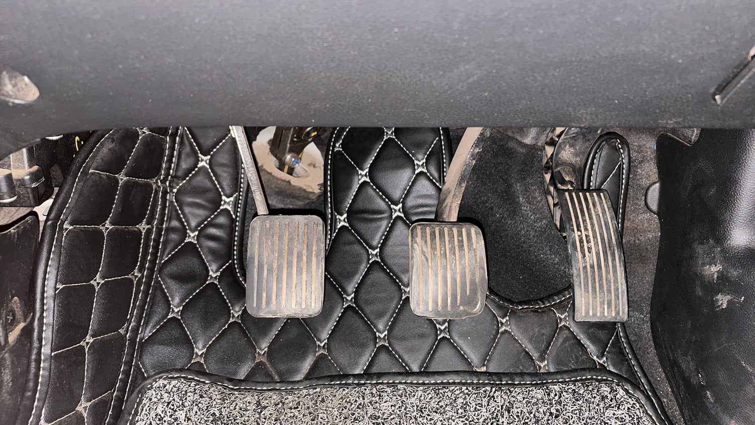 Used 2017 Hyundai Xcent SX 1.2 (O) Petrol Manual interior PEDALS VIEW