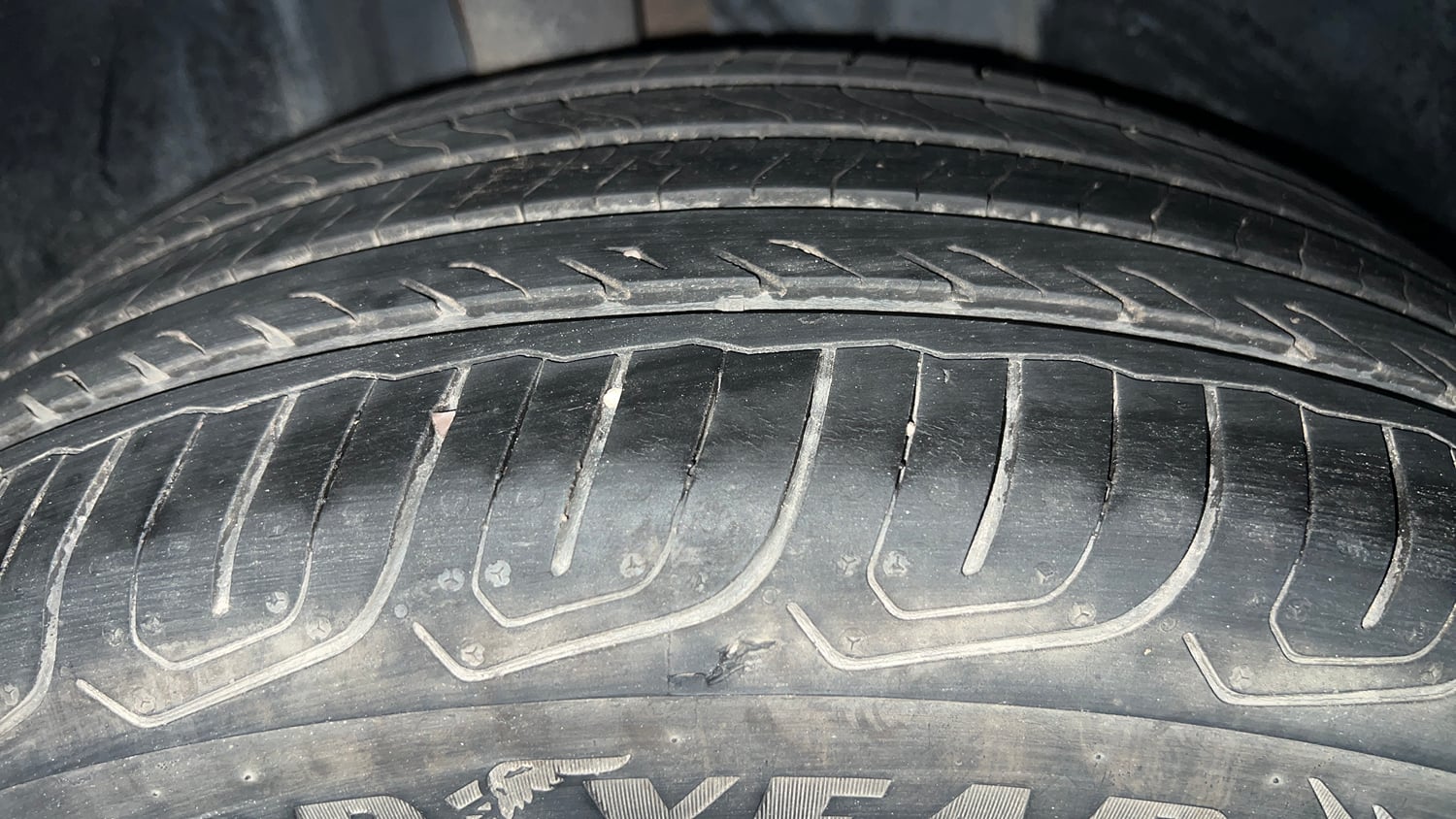 Used 2023 Volkswagen Taigun GT 1.5 TSI MT Petrol Manual tyres RIGHT REAR TYRE TREAD VIEW