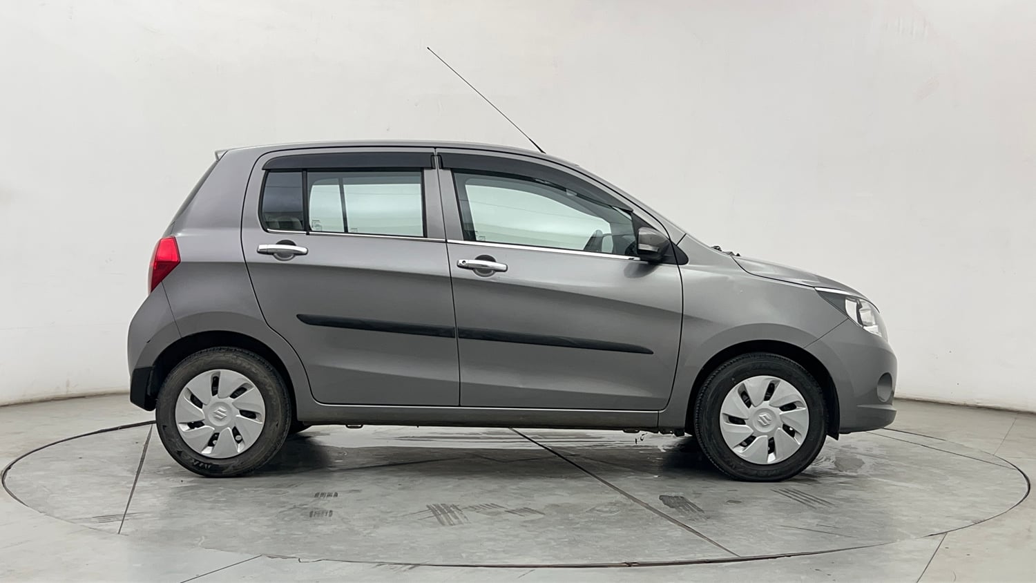 Used 2017 Maruti Suzuki Celerio ZXI (O) AMT Petrol Automatic exterior RIGHT SIDE VIEW