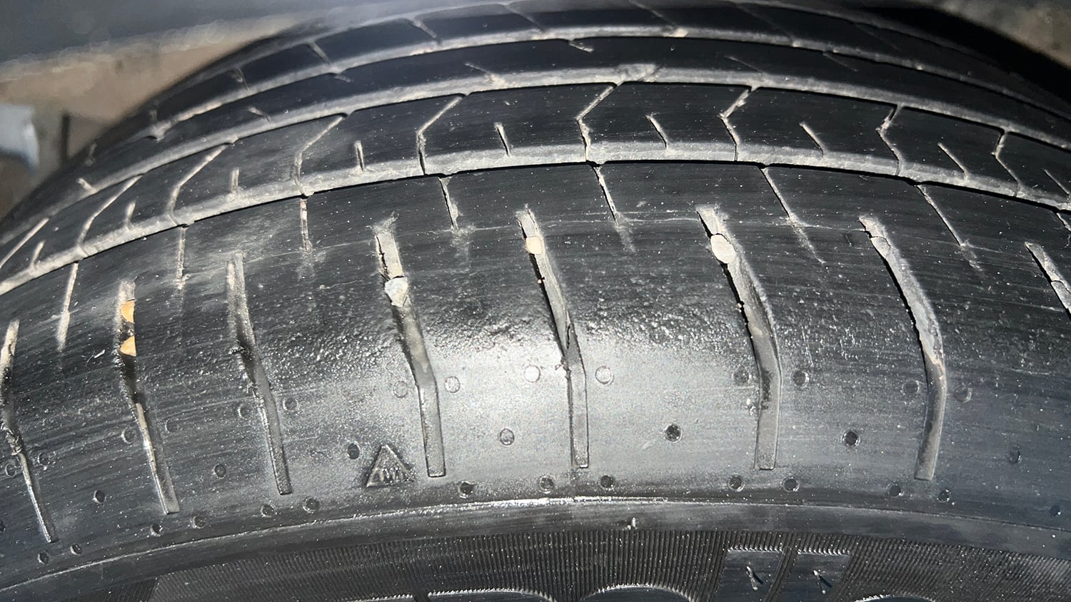 Used 2024 Hyundai Verna SX (O) 1.5 Turbo Petrol DCT Petrol Automatic tyres RIGHT REAR TYRE TREAD VIEW
