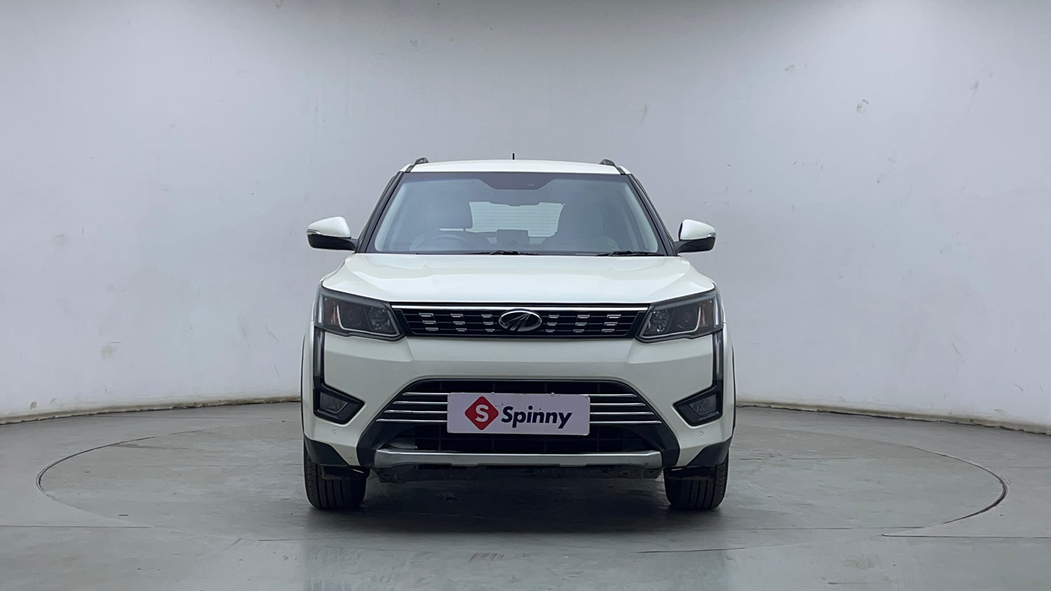 Used 2021 Mahindra XUV 300 W8 (O) 1.5 Diesel AMT Diesel Automatic exterior FRONT VIEW
