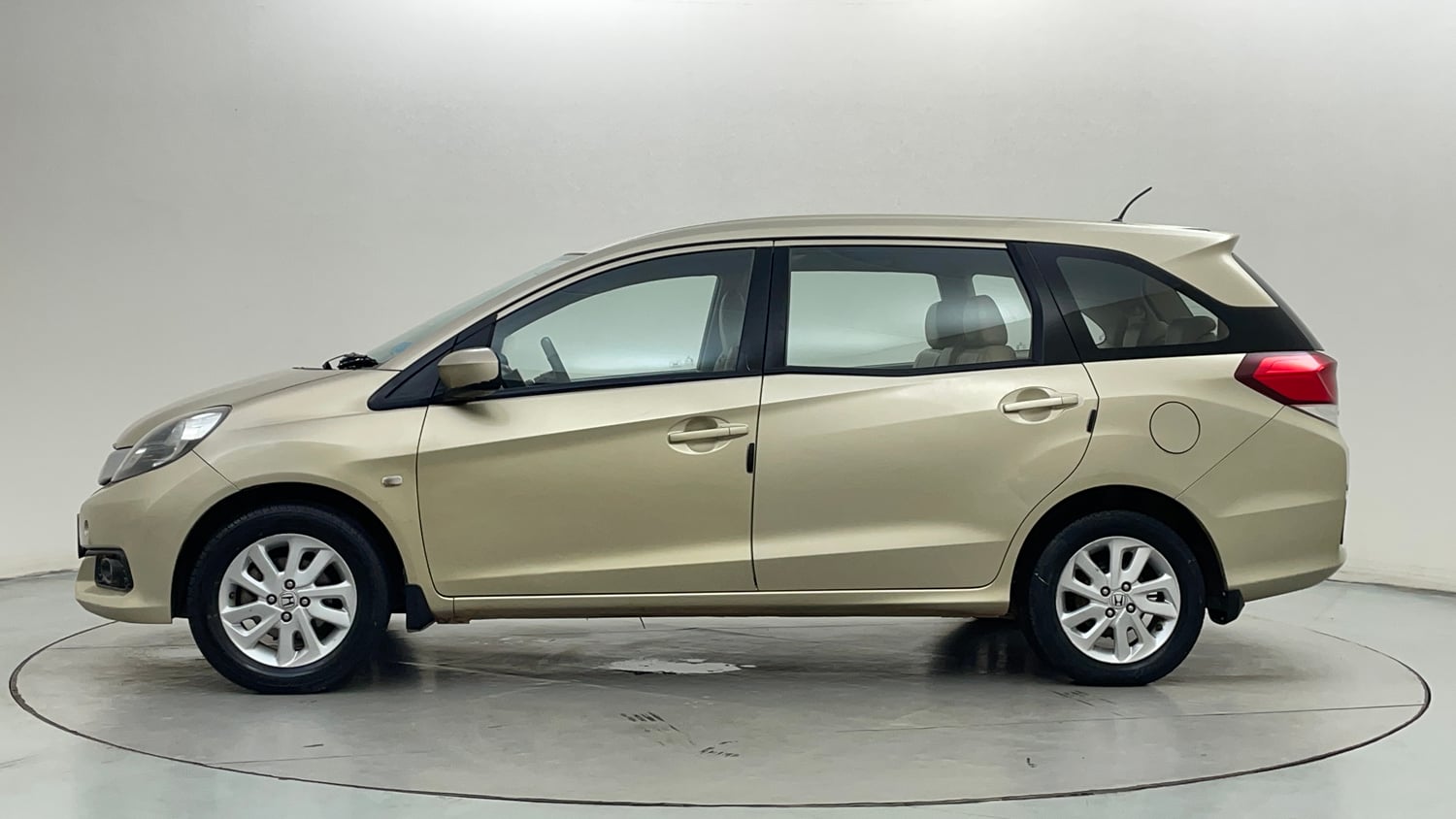 Used 2014 Honda Mobilio V Petrol Petrol Manual exterior LEFT SIDE VIEW
