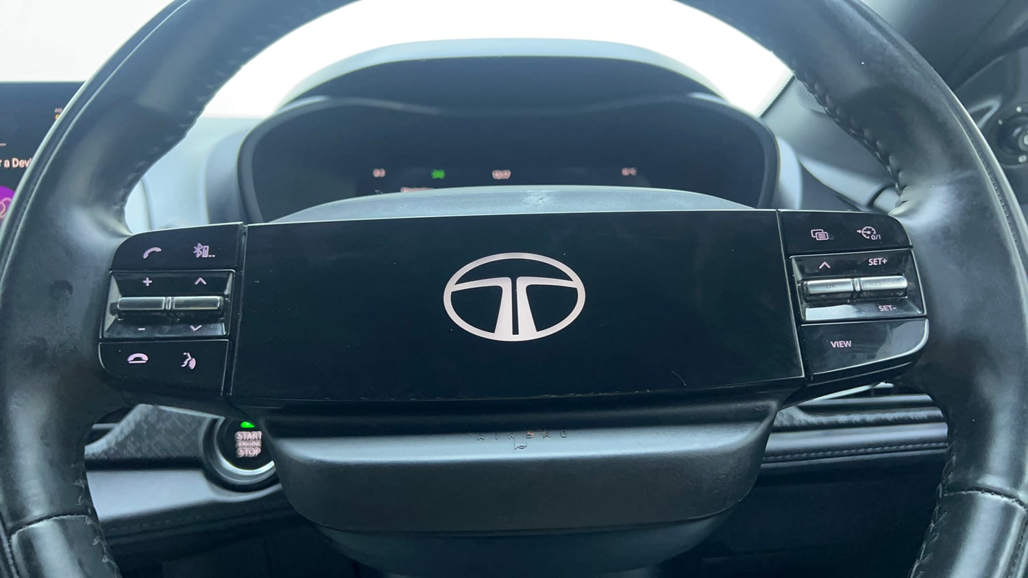 Used 2024 Tata Nexon Fearless Plus 1.2 Revotron Petrol 7DCA DT Petrol Automatic top_features Airbags