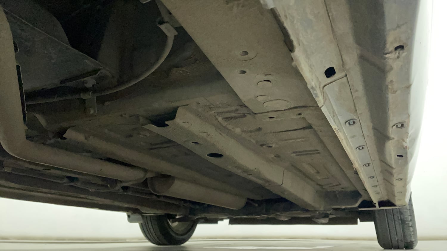 Used 2023 Tata Altroz XZ Plus (S) Petrol Manual extra REAR RIGHT UNDERBODY VIEW
