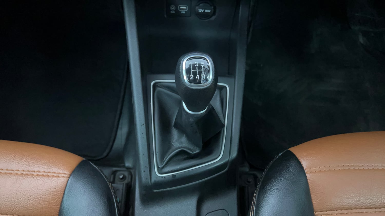 Used 2015 Hyundai Elite i20 Asta 1.2 Petrol Manual interior GEAR  KNOB VIEW
