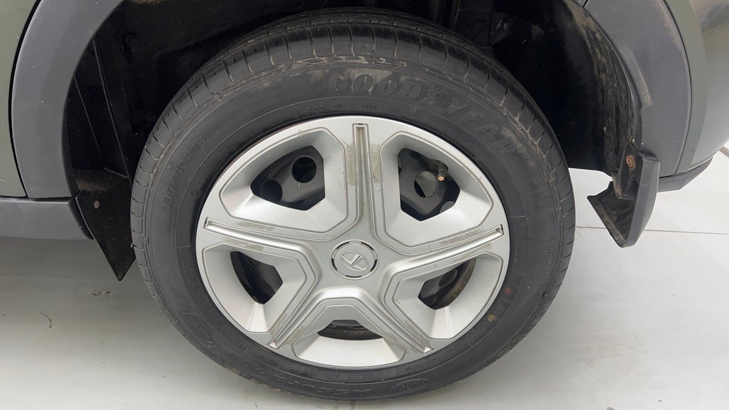 Used 2022 Tata Nexon XMA Plus (S) Petrol Automatic tyres LEFT REAR TYRE RIM VIEW
