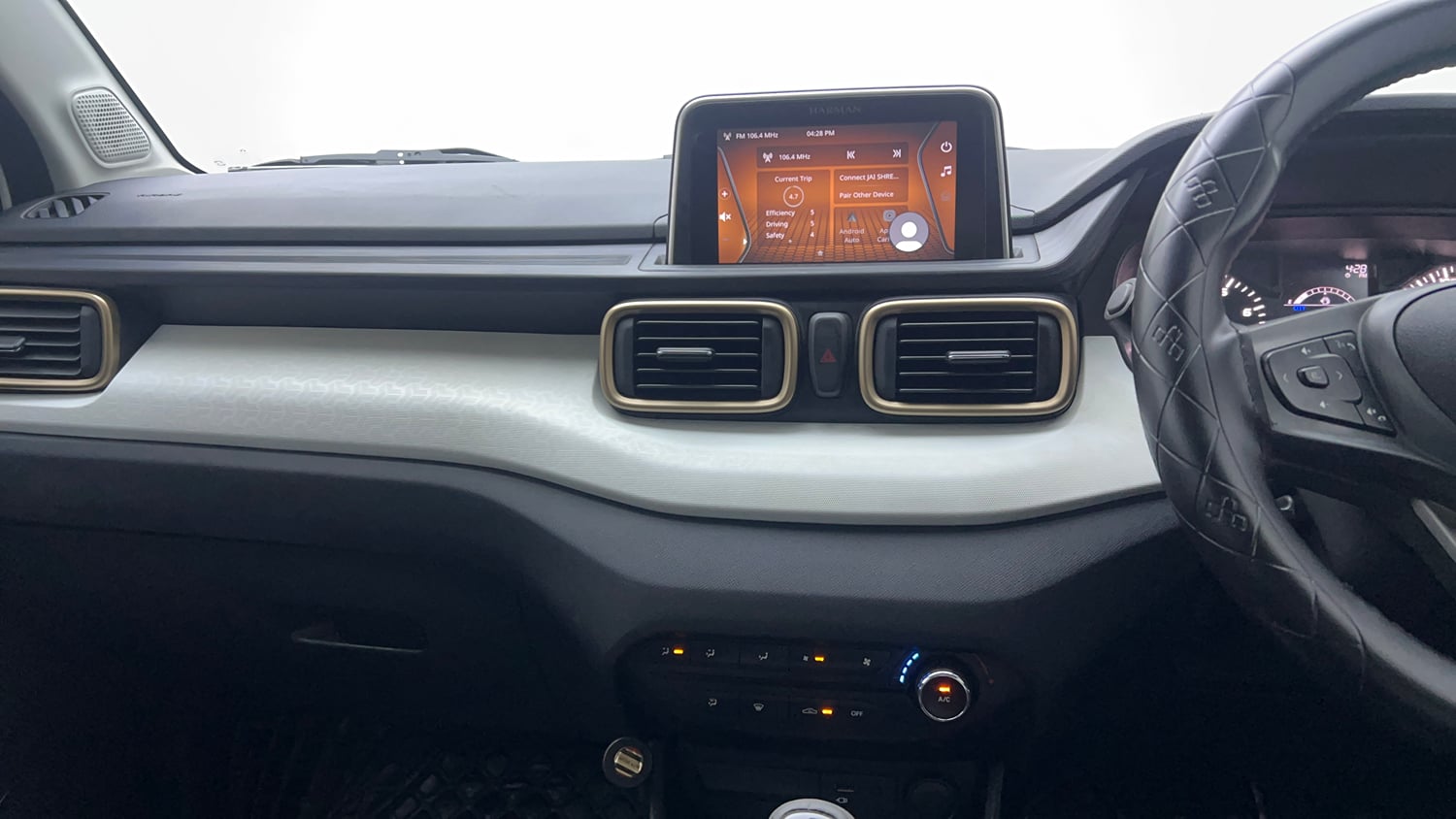 Used 2023 Tata Punch Accomplished MT Petrol Manual top_features Integrated (in-dash) music system