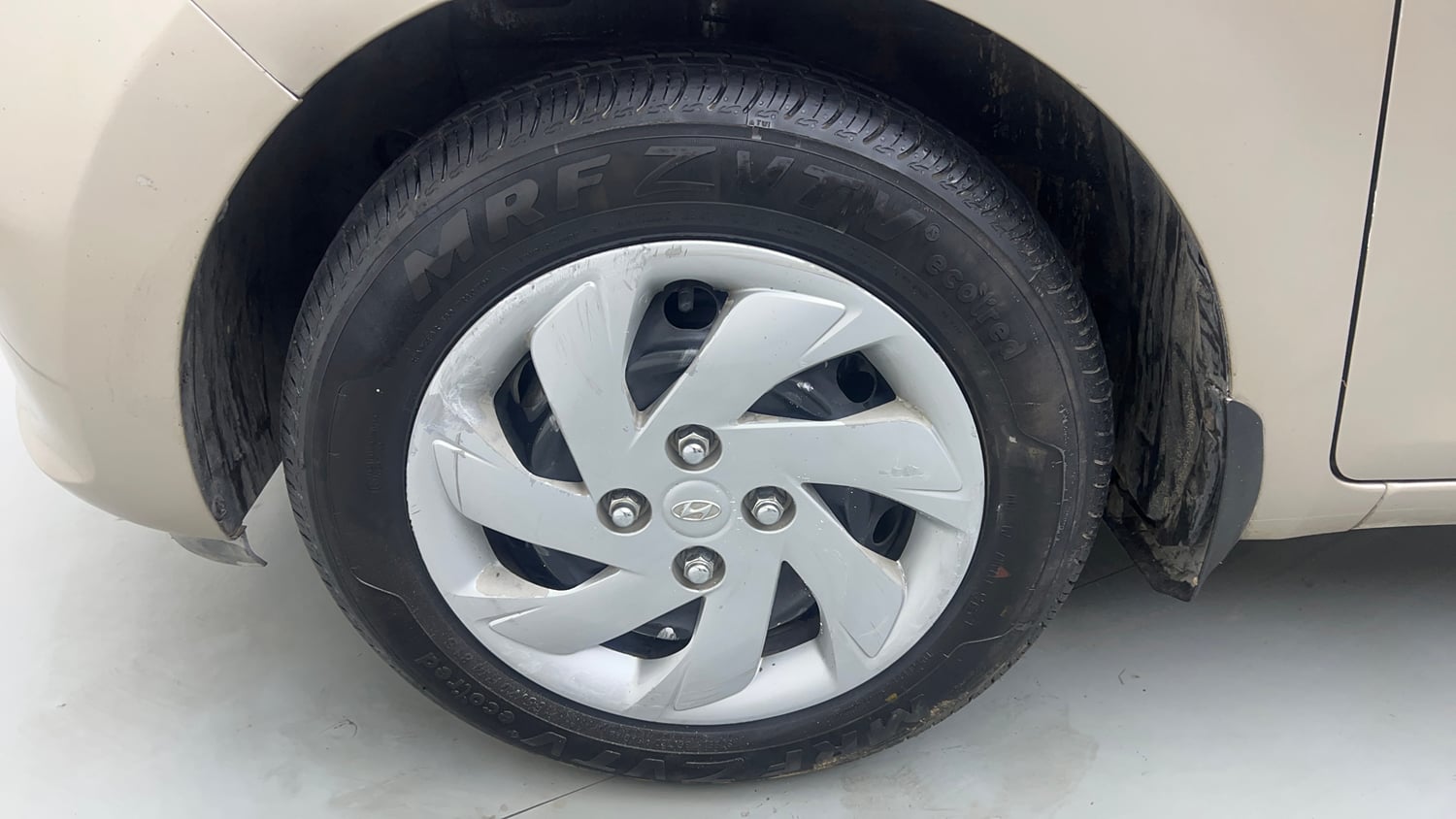 Used 2019 Hyundai Santro Sportz AMT Petrol Automatic tyres LEFT FRONT TYRE RIM VIEW