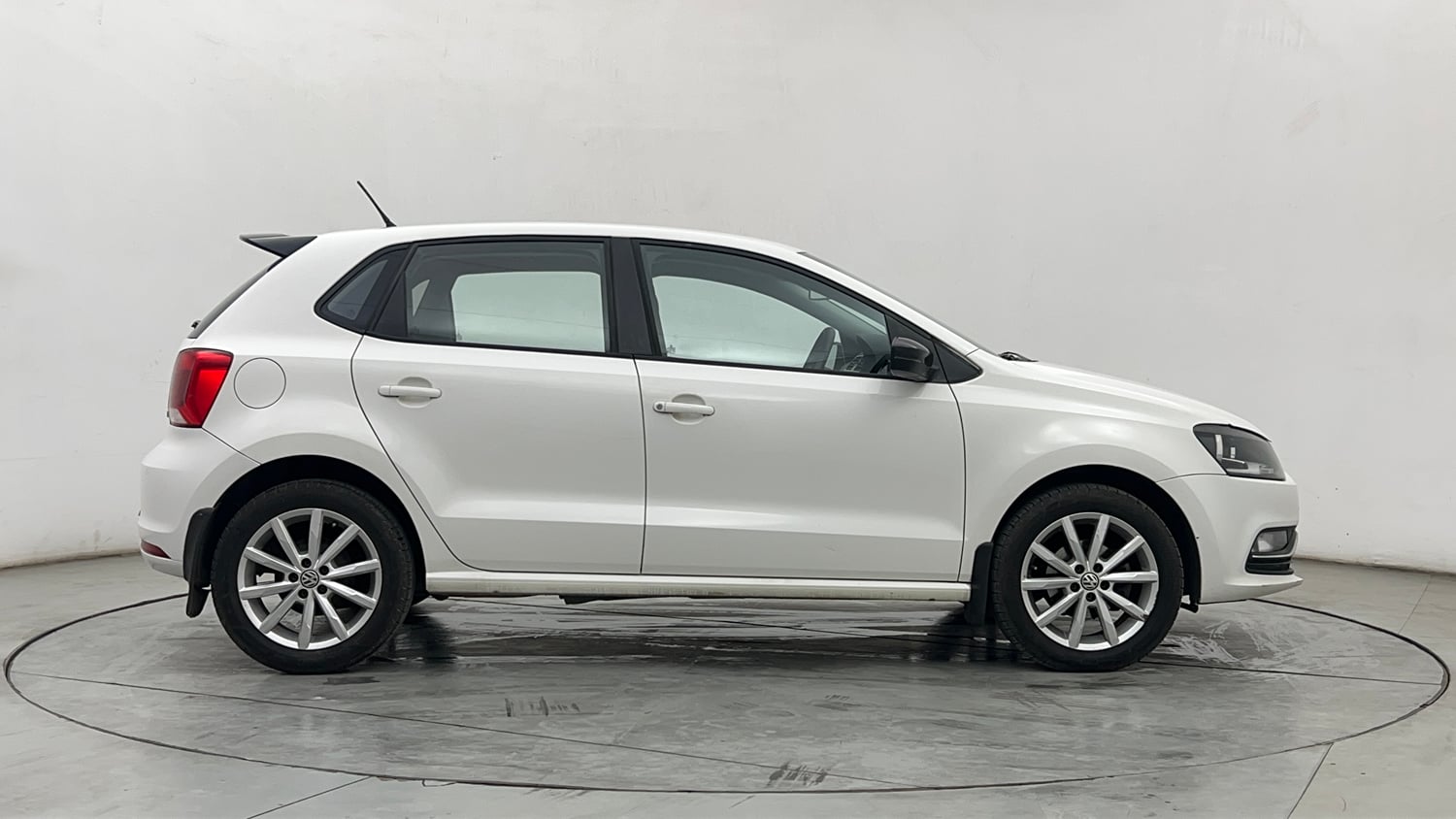 Used 2018 Volkswagen Polo Highline Plus 1.5 (D) 16 Alloy Diesel Manual exterior RIGHT SIDE VIEW