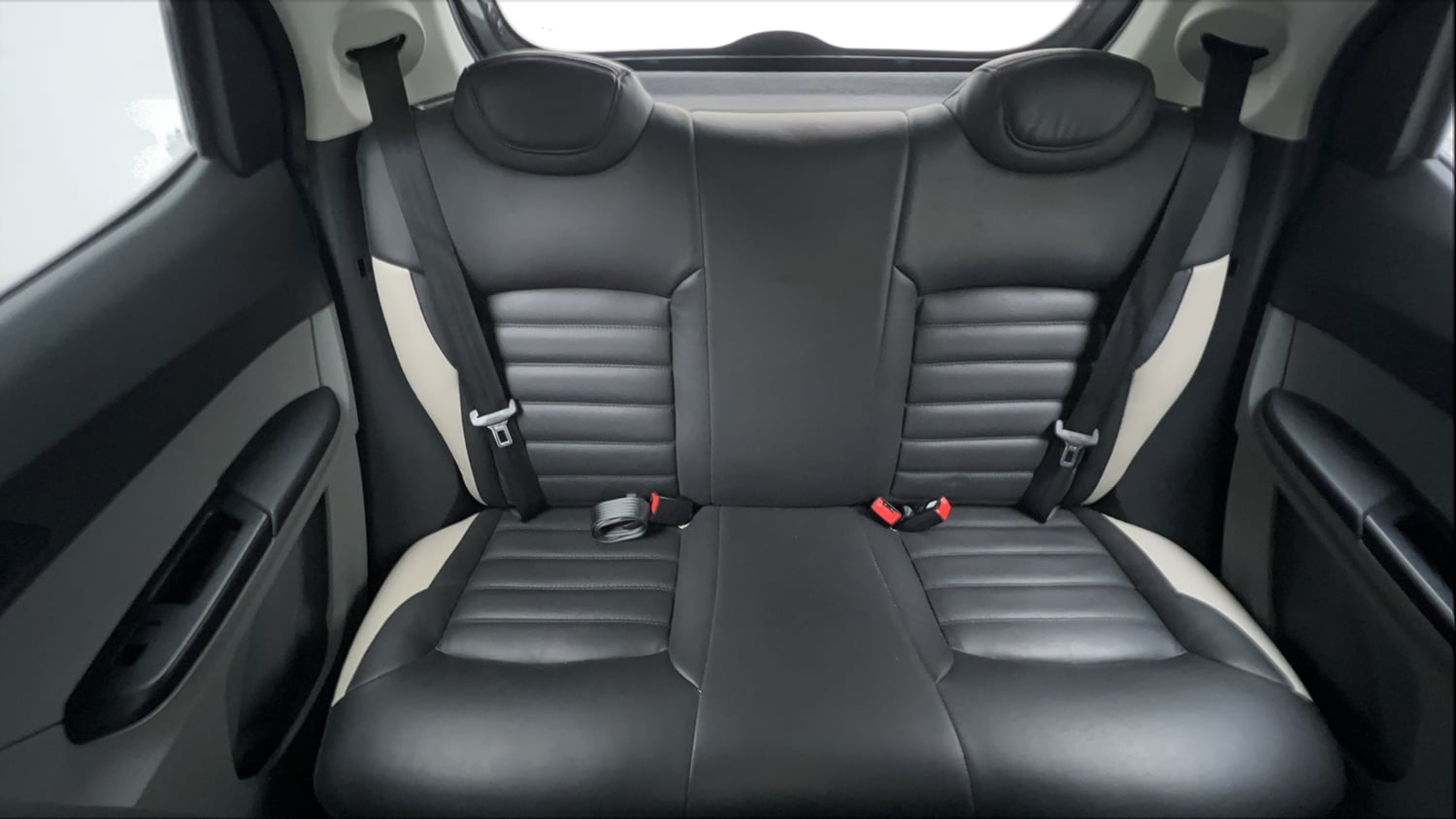 Used 2022 Tata Tiago XT Petrol Manual interior REAR SEAT CONDITION VIEW