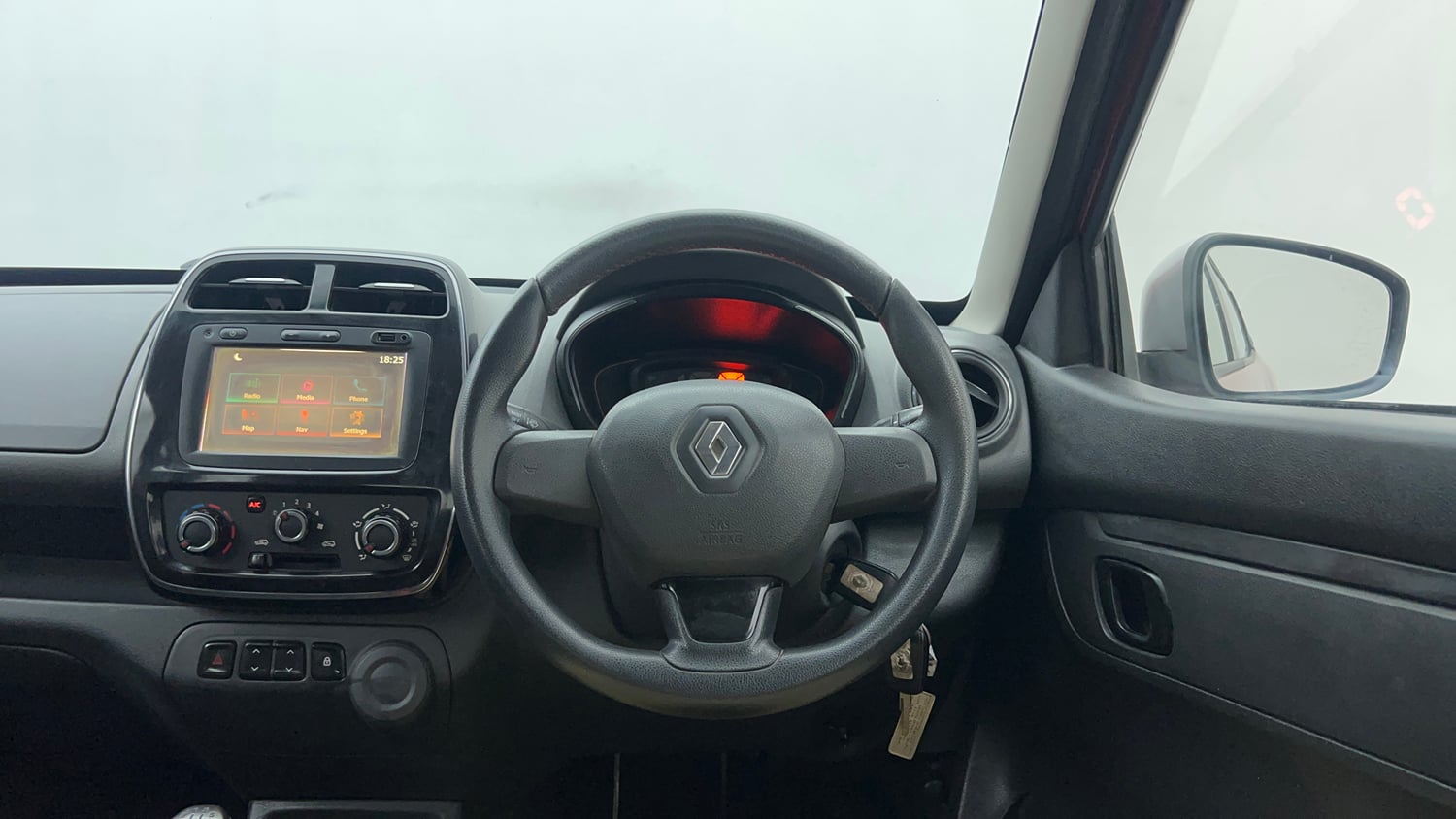 Used 2017 Renault Kwid 1.0 RXT Petrol Manual interior STEERING VIEW