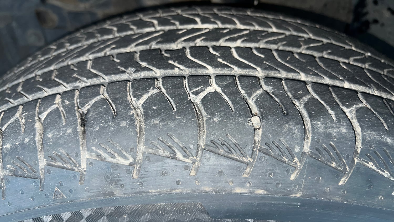 Used 2025 Maruti Suzuki Grand Vitara Zeta Smart Hybrid Petrol Manual tyres LEFT FRONT TYRE TREAD VIEW