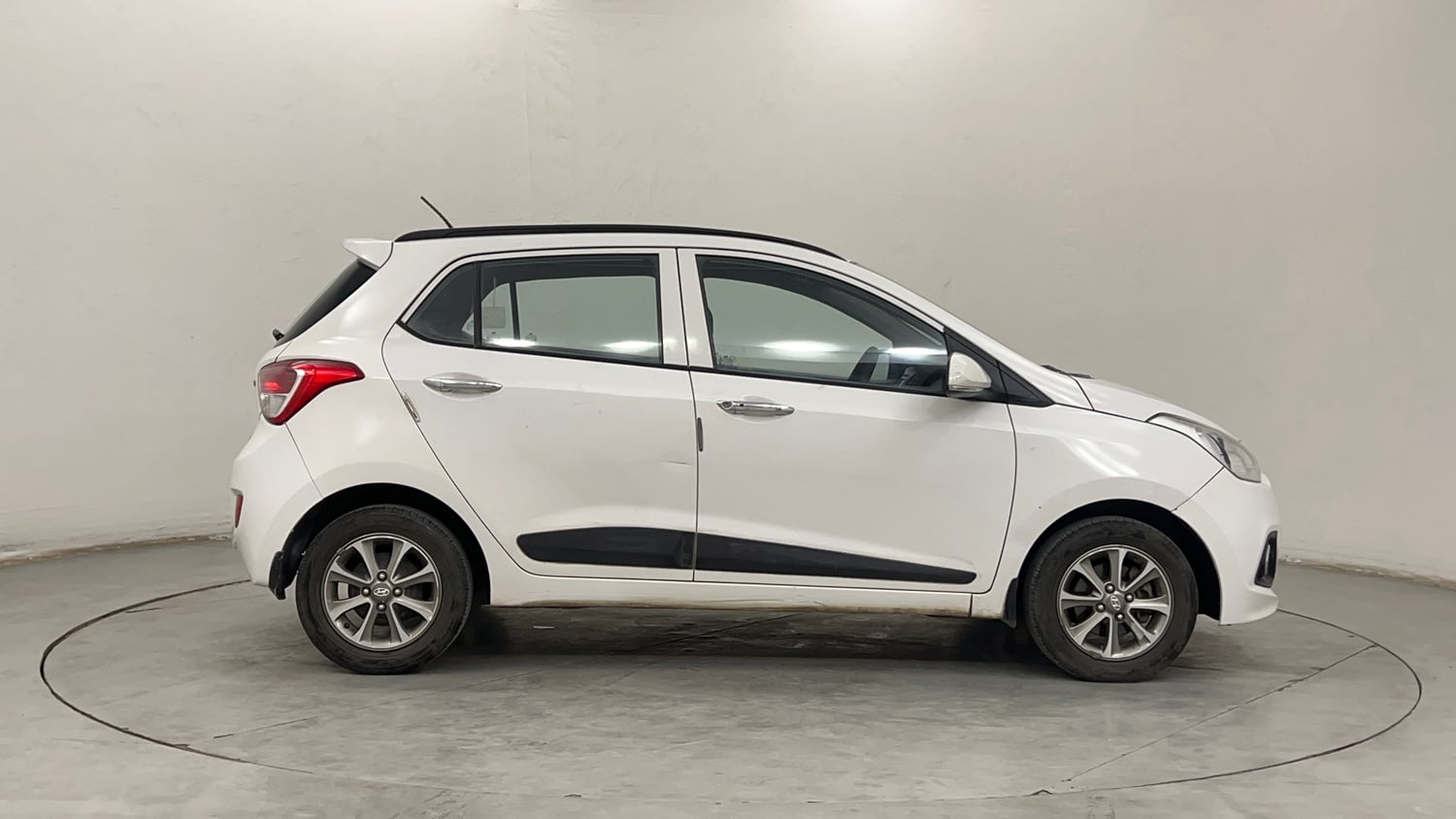 Used 2014 Hyundai Grand i10 Asta 1.2 Kappa VTVT (O) Petrol Manual exterior RIGHT SIDE VIEW