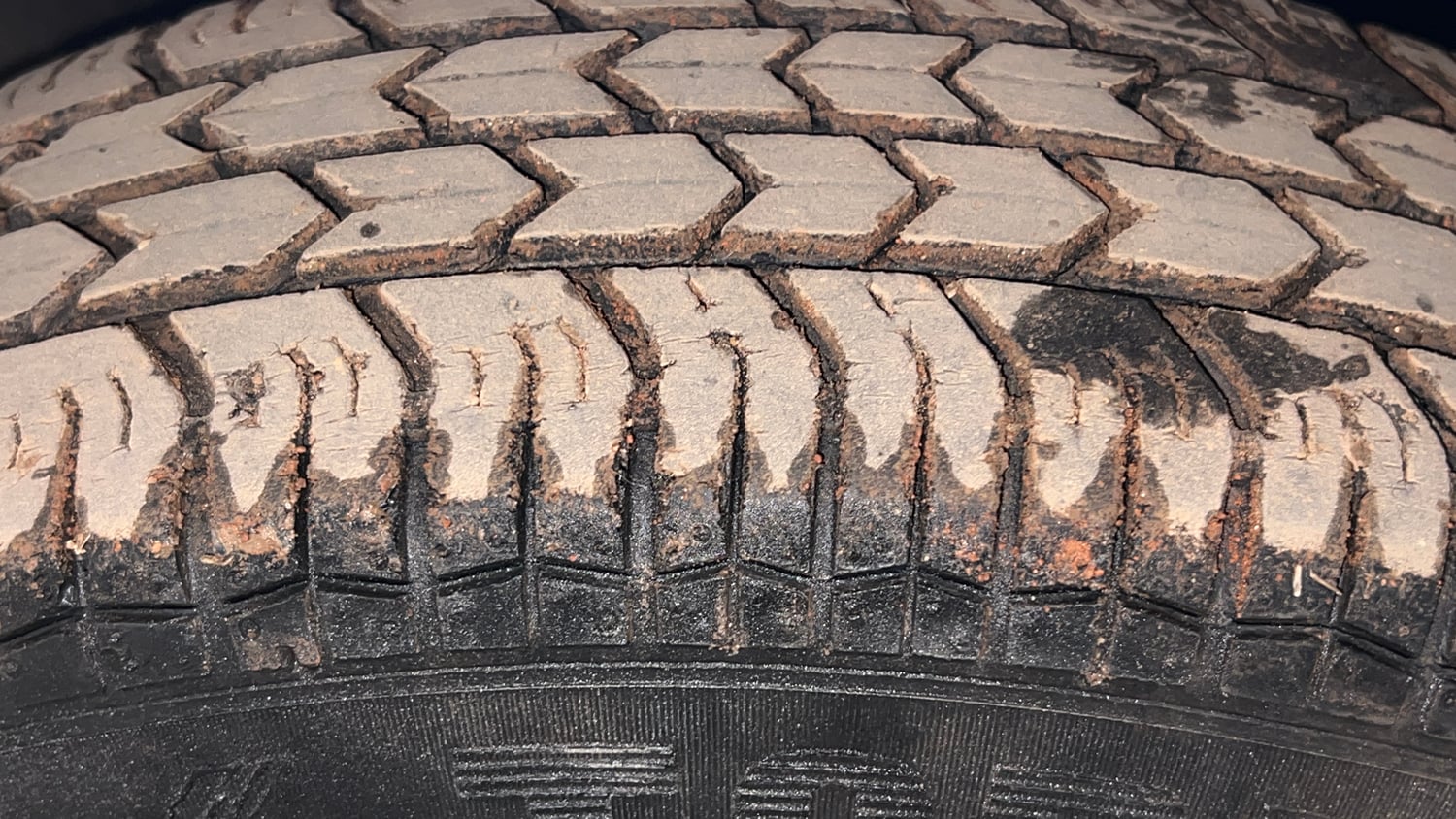 Used 2016 Maruti Suzuki Swift Dzire VXI Petrol Manual tyres LEFT FRONT TYRE TREAD VIEW