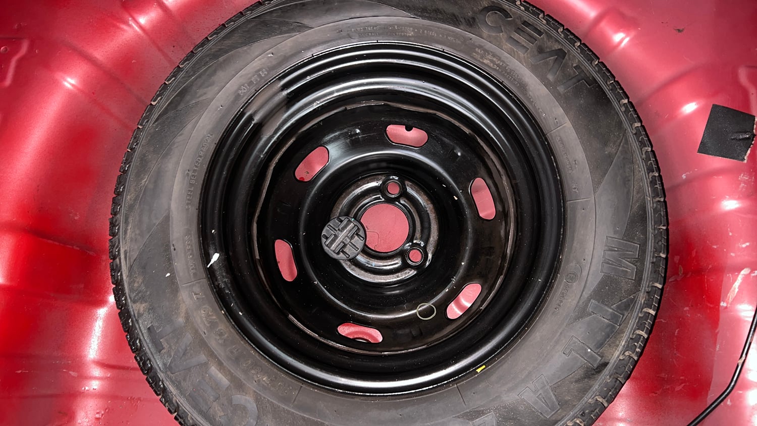 Used 2017 Renault Kwid 1.0 RXT Petrol Manual tyres SPARE TYRE VIEW