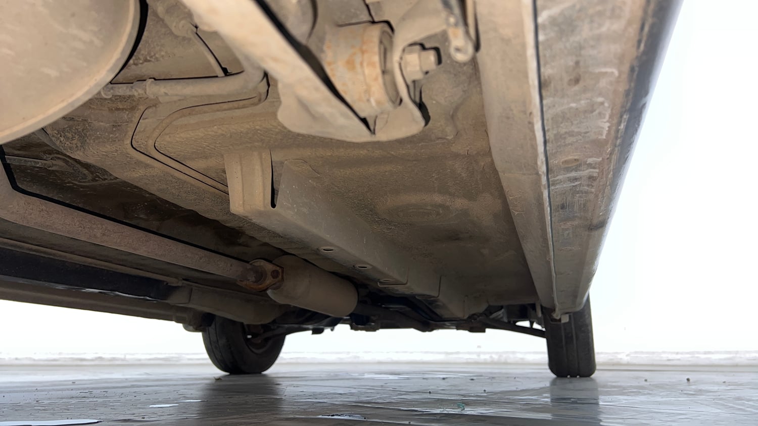 Used 2014 Maruti Suzuki Wagon R LXI Petrol Manual extra REAR RIGHT UNDERBODY VIEW
