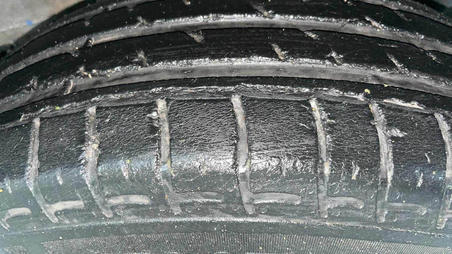 Used 2022 Hyundai Grand i10 Nios Sportz AMT 1.2 Kappa VTVT Petrol Automatic tyres LEFT REAR TYRE TREAD VIEW