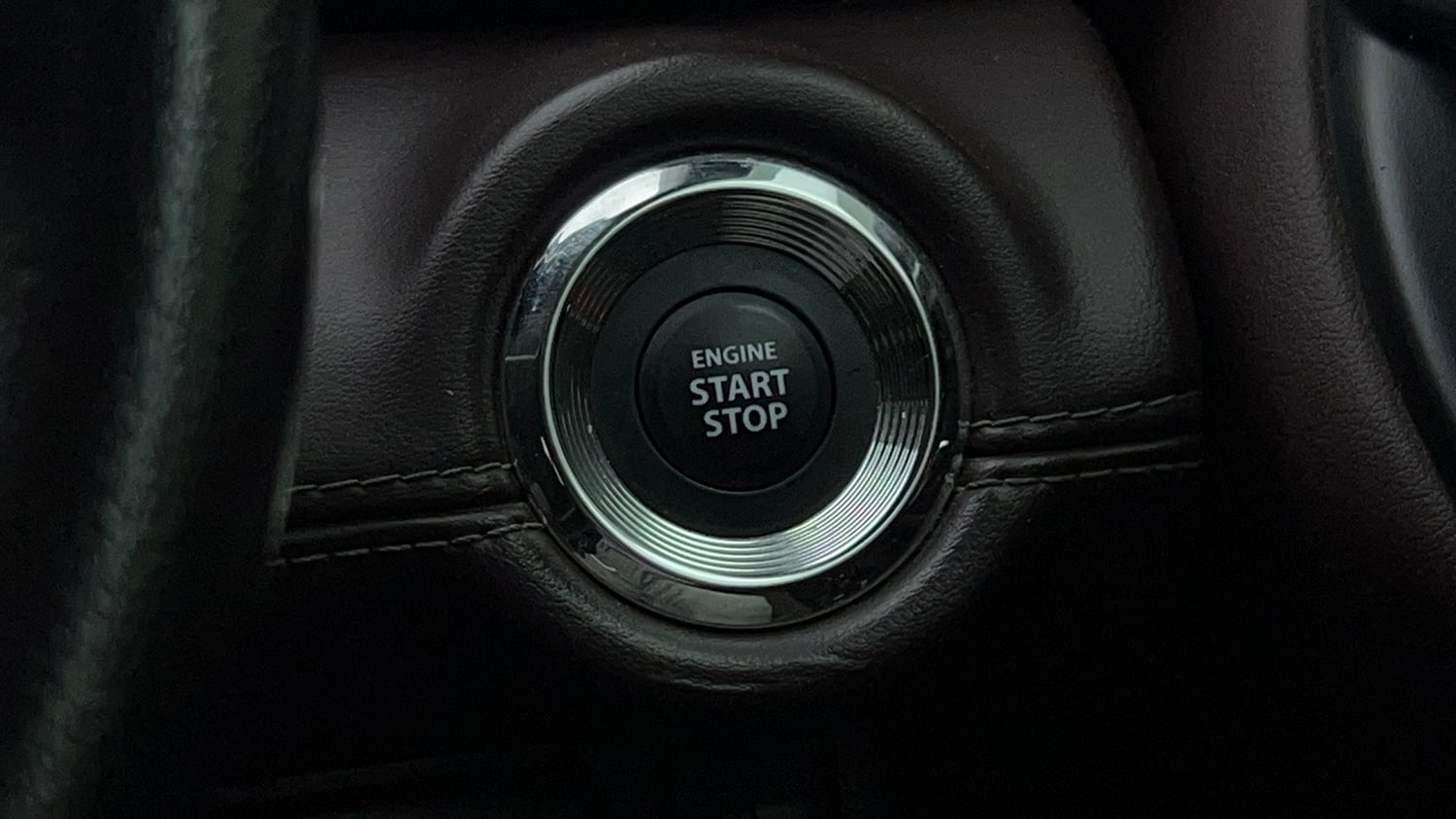 Used 2025 Maruti Suzuki Grand Vitara Zeta Smart Hybrid Petrol Manual top_features Keyless start