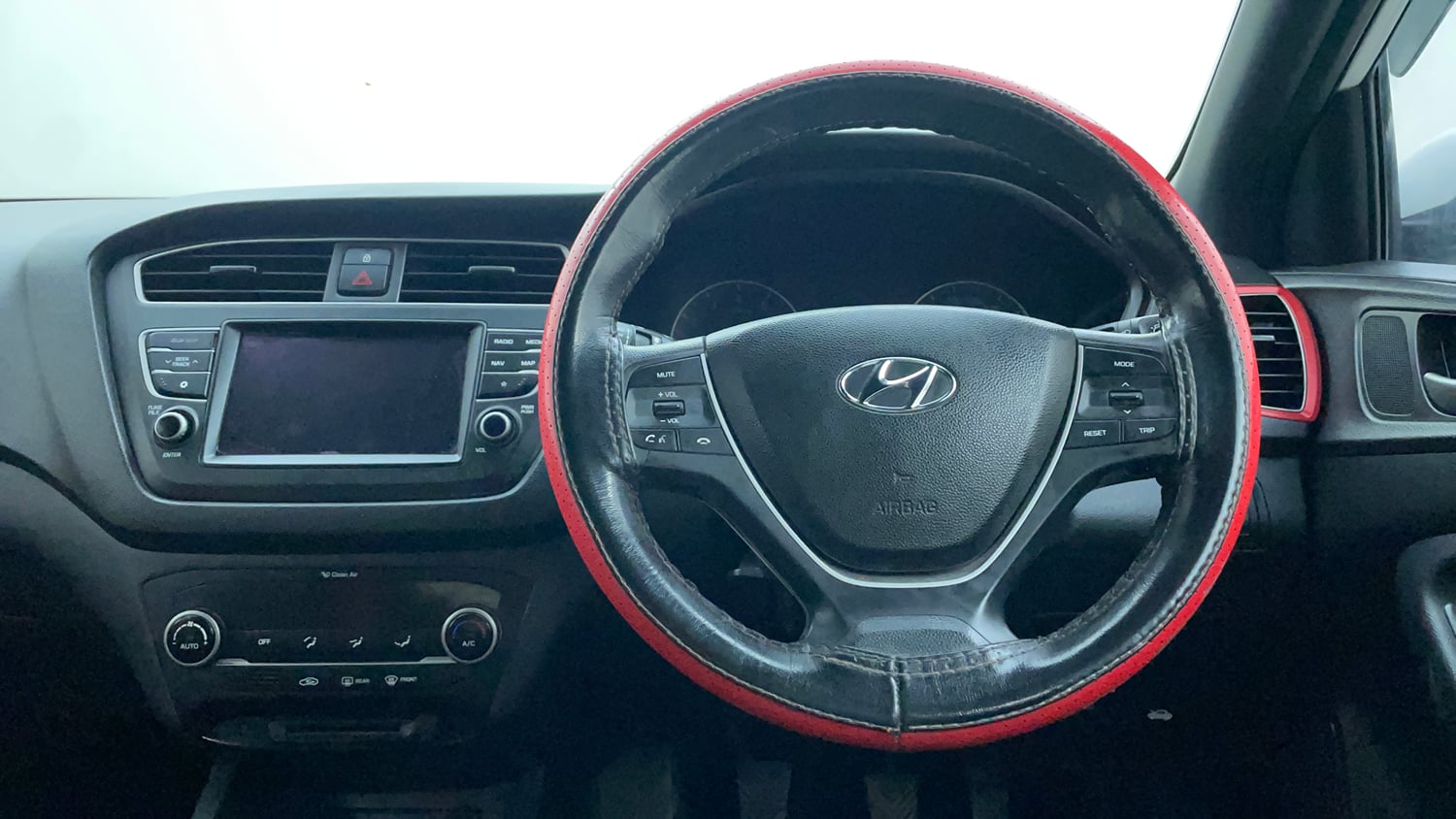 Used 2019 Hyundai Elite i20 Asta 1.2 Dual Tone Petrol Manual interior STEERING VIEW