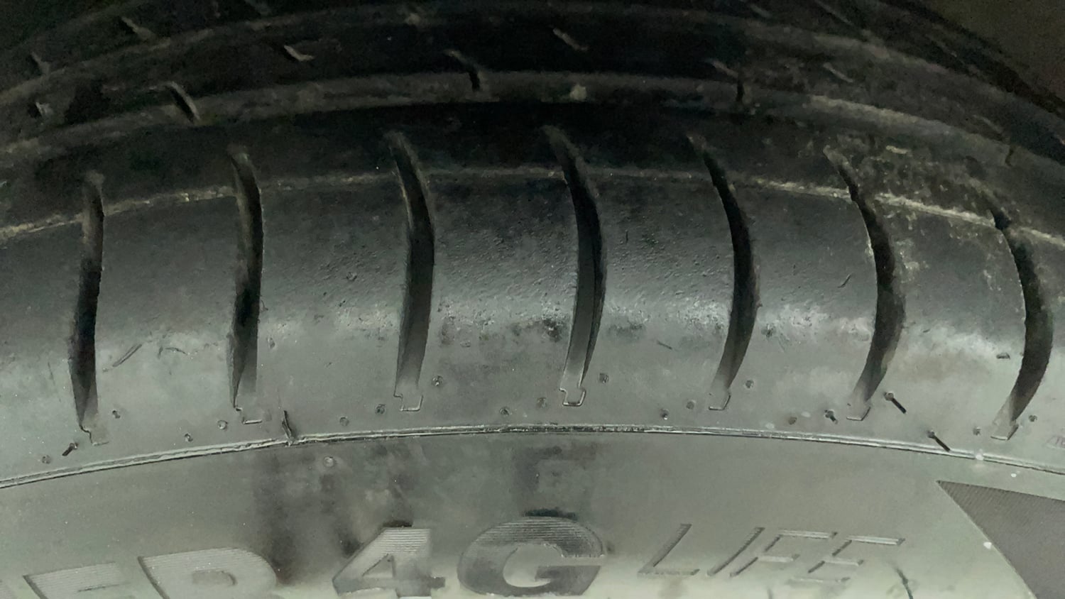 Used 2019 Maruti Suzuki Celerio ZXi (O) AMT Petrol Automatic tyres LEFT FRONT TYRE TREAD VIEW