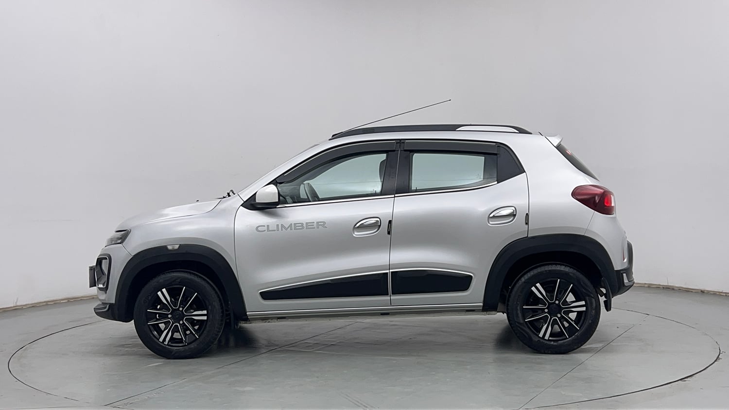 Used 2022 Renault Kwid CLIMBER 1.0 AMT (O) Petrol Automatic exterior LEFT SIDE VIEW