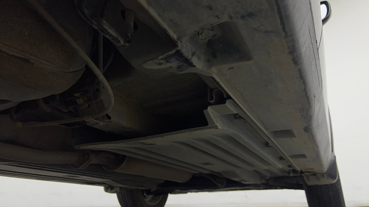 Used 2023 Maruti Suzuki Grand Vitara Zeta Smart Hybrid AT Petrol Automatic extra REAR RIGHT UNDERBODY VIEW