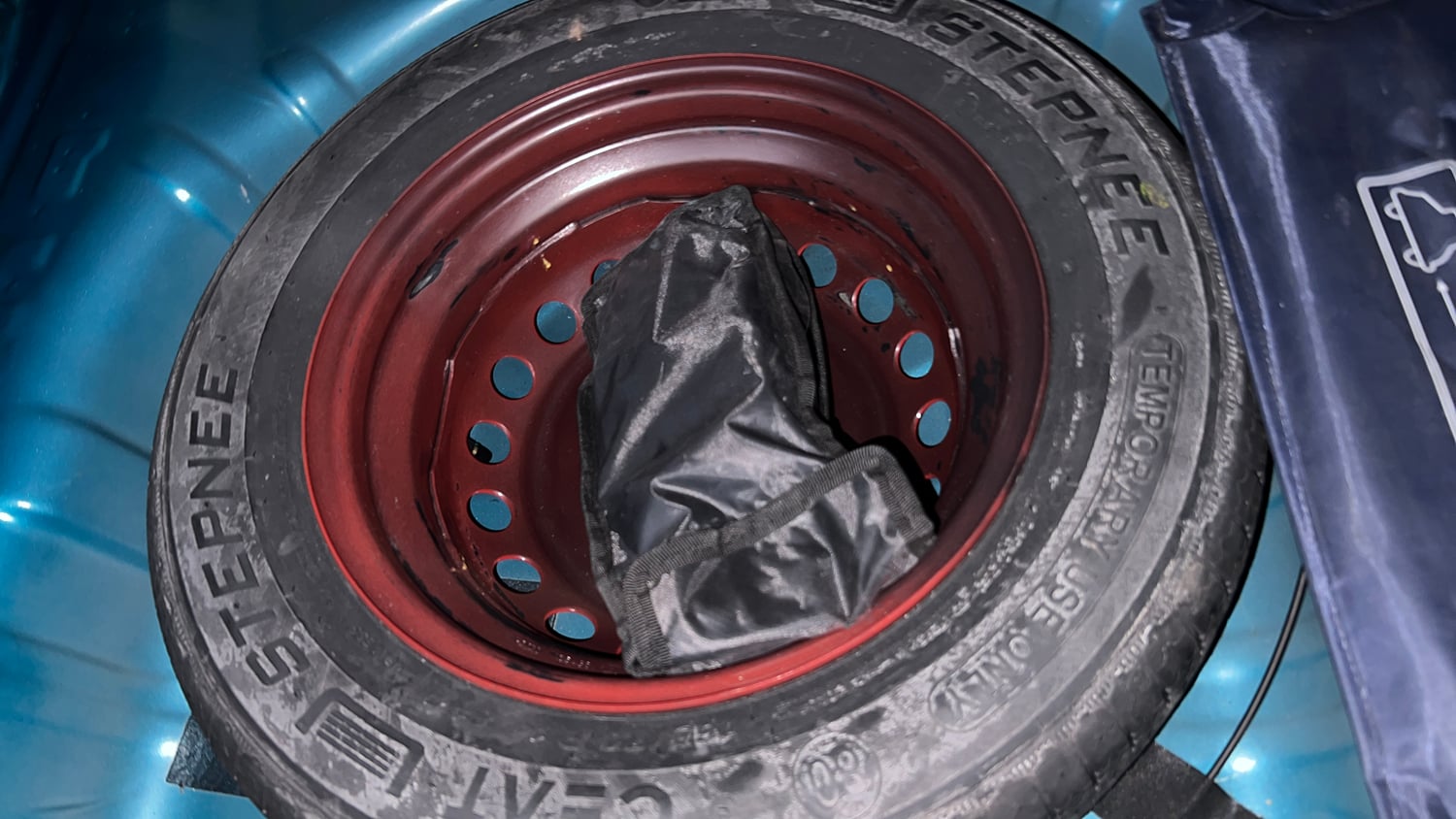 Used 2022 Renault Kwid RXT 1.0 AMT Petrol Automatic tyres SPARE TYRE VIEW