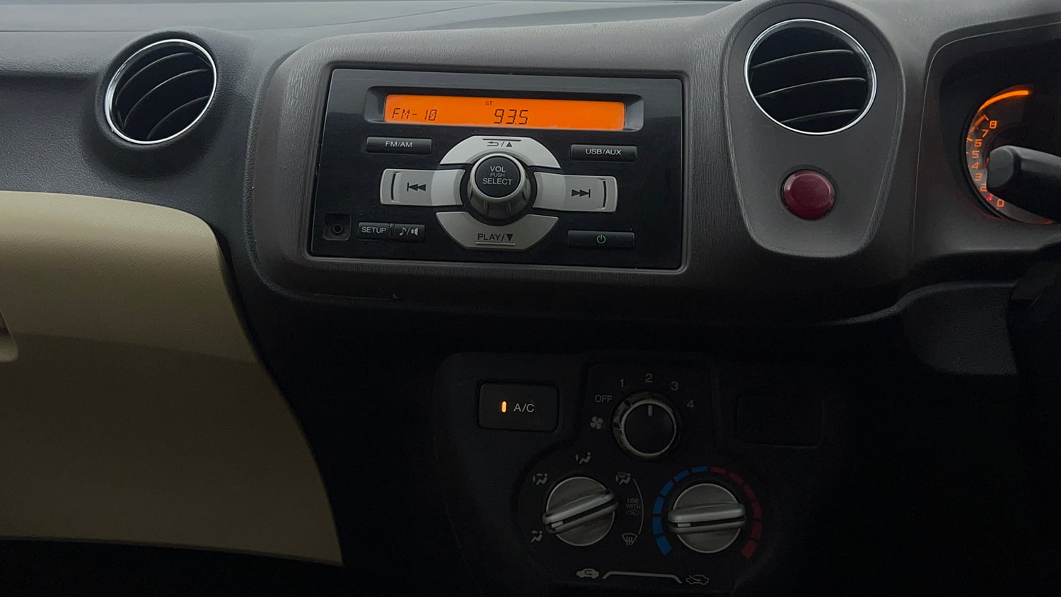 Used 2013 Honda Brio S MT Petrol Manual top_features Integrated (in-dash) music system