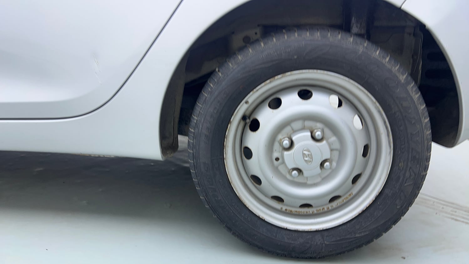 Used 2018 Hyundai Eon Era + Petrol Manual tyres LEFT REAR TYRE RIM VIEW