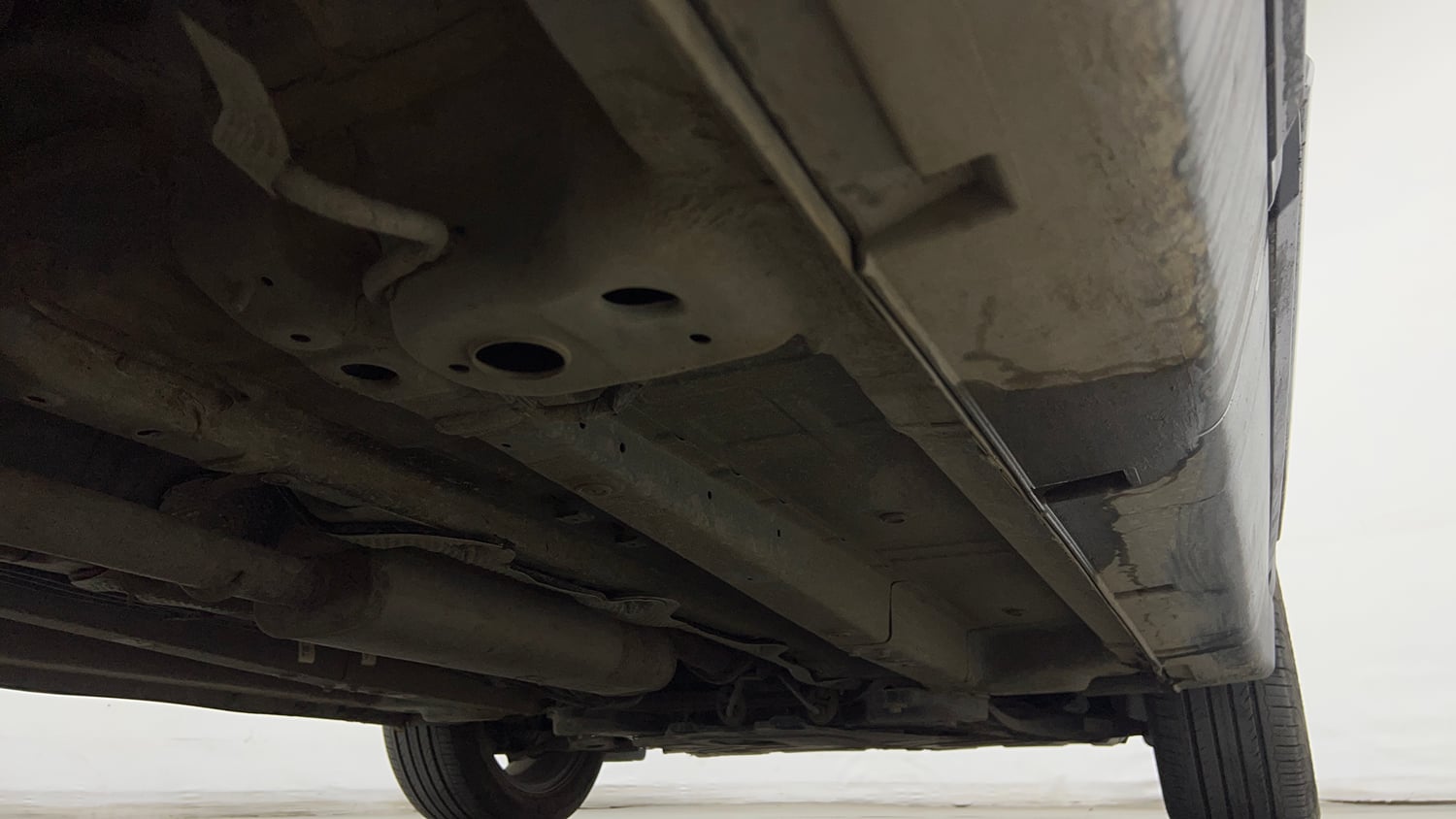 Used 2024 Mahindra XUV 3XO AX7L 1.2 Petrol AT Petrol Automatic extra REAR RIGHT UNDERBODY VIEW