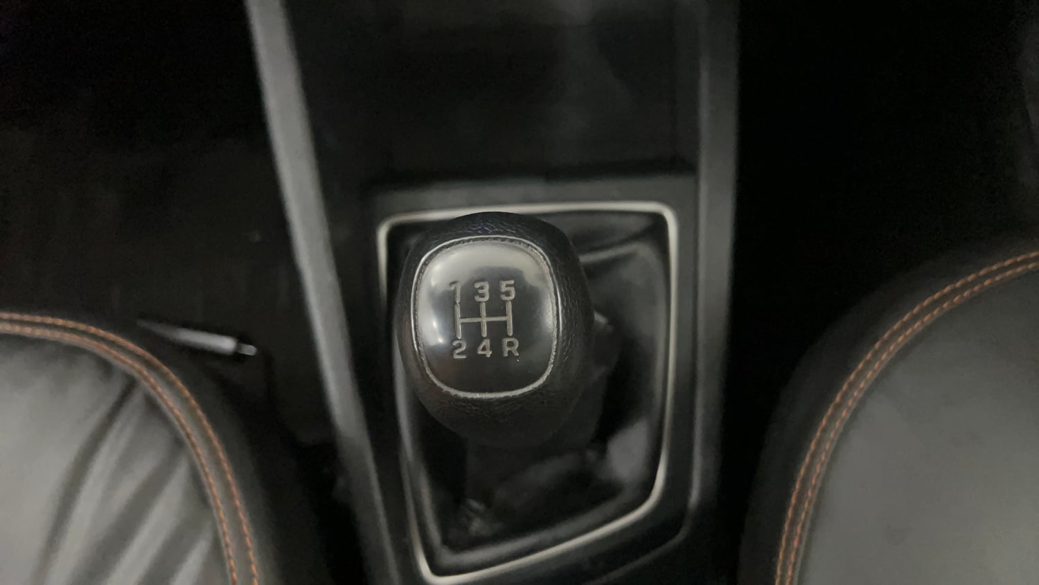 Used 2016 Hyundai Elite i20 Sportz 1.2 Petrol Manual interior GEAR  KNOB VIEW