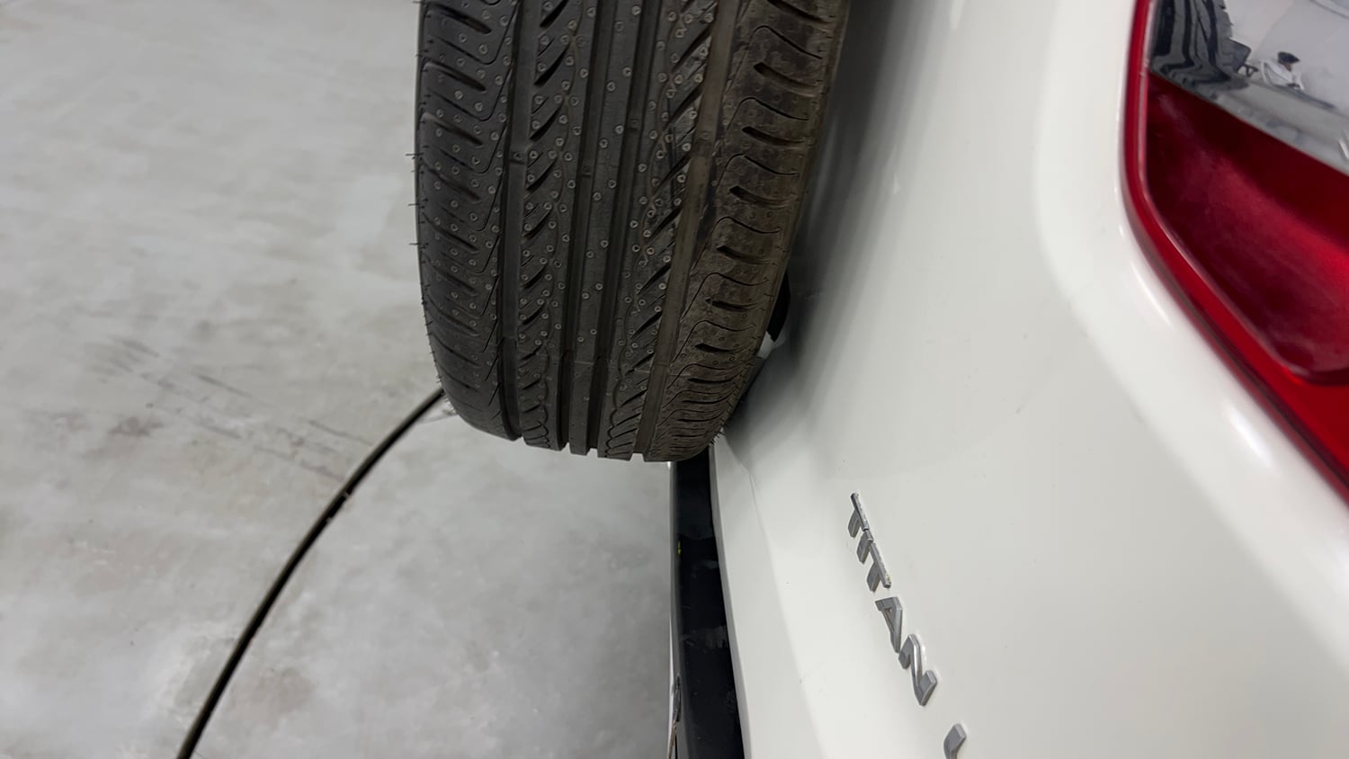 Used 2021 Ford EcoSport Titanium Plus 1.5L Ti-VCT AT Petrol Automatic dents MINOR SCRATCH