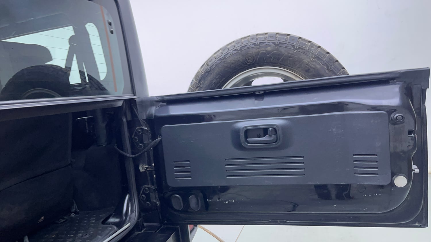Used 2022 mahindra Thar LX Hard Top Diesel AT 4WD Diesel Automatic interior DICKY DOOR OPEN VIEW