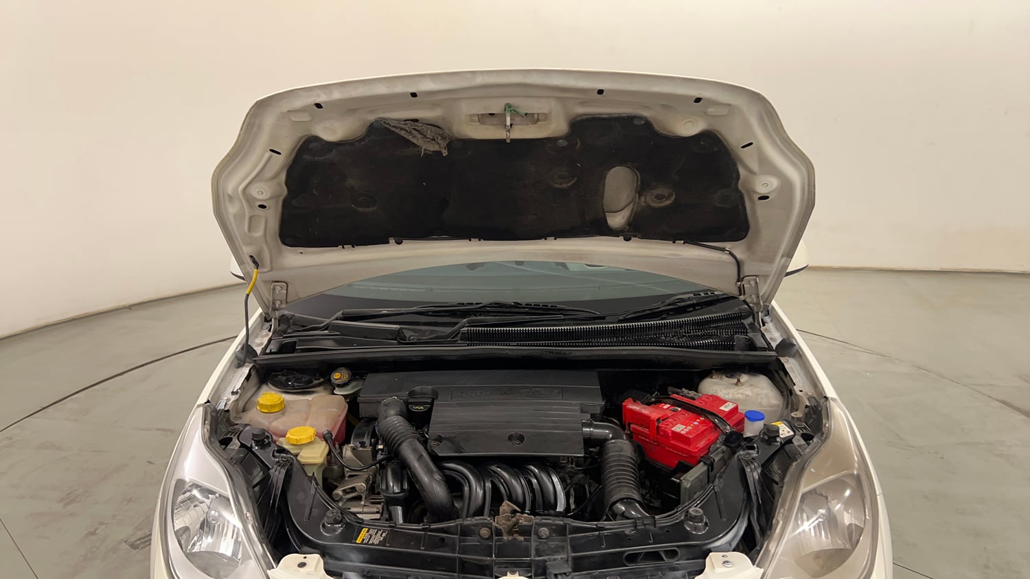 Used 2014 Ford Figo Duratec Petrol Titanium 1.2 Petrol Manual engine ENGINE & BONNET OPEN FRONT VIEW