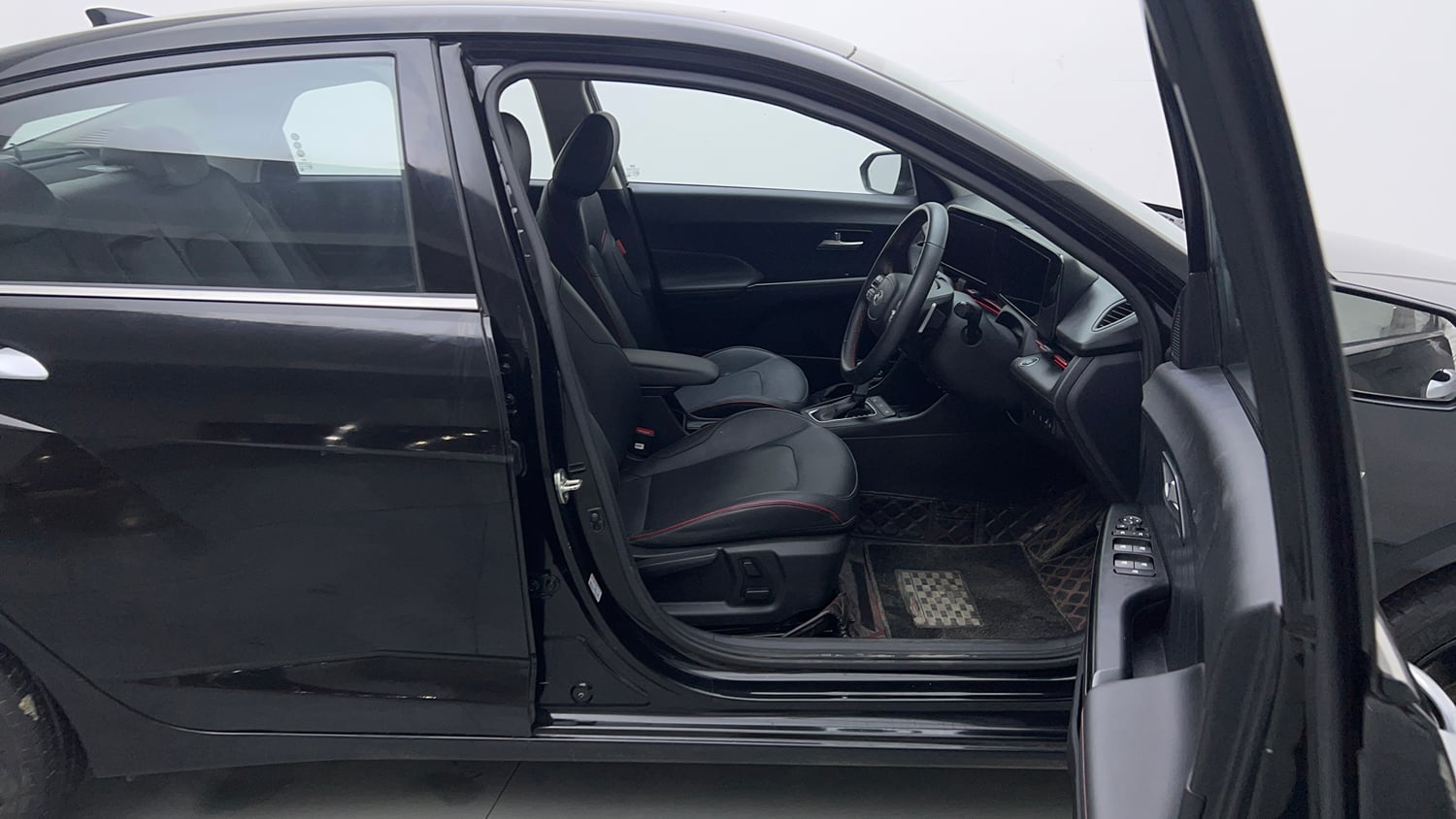 Used 2024 Hyundai Verna SX (O) 1.5 Turbo Petrol DCT Petrol Automatic interior RIGHT SIDE FRONT DOOR CABIN VIEW