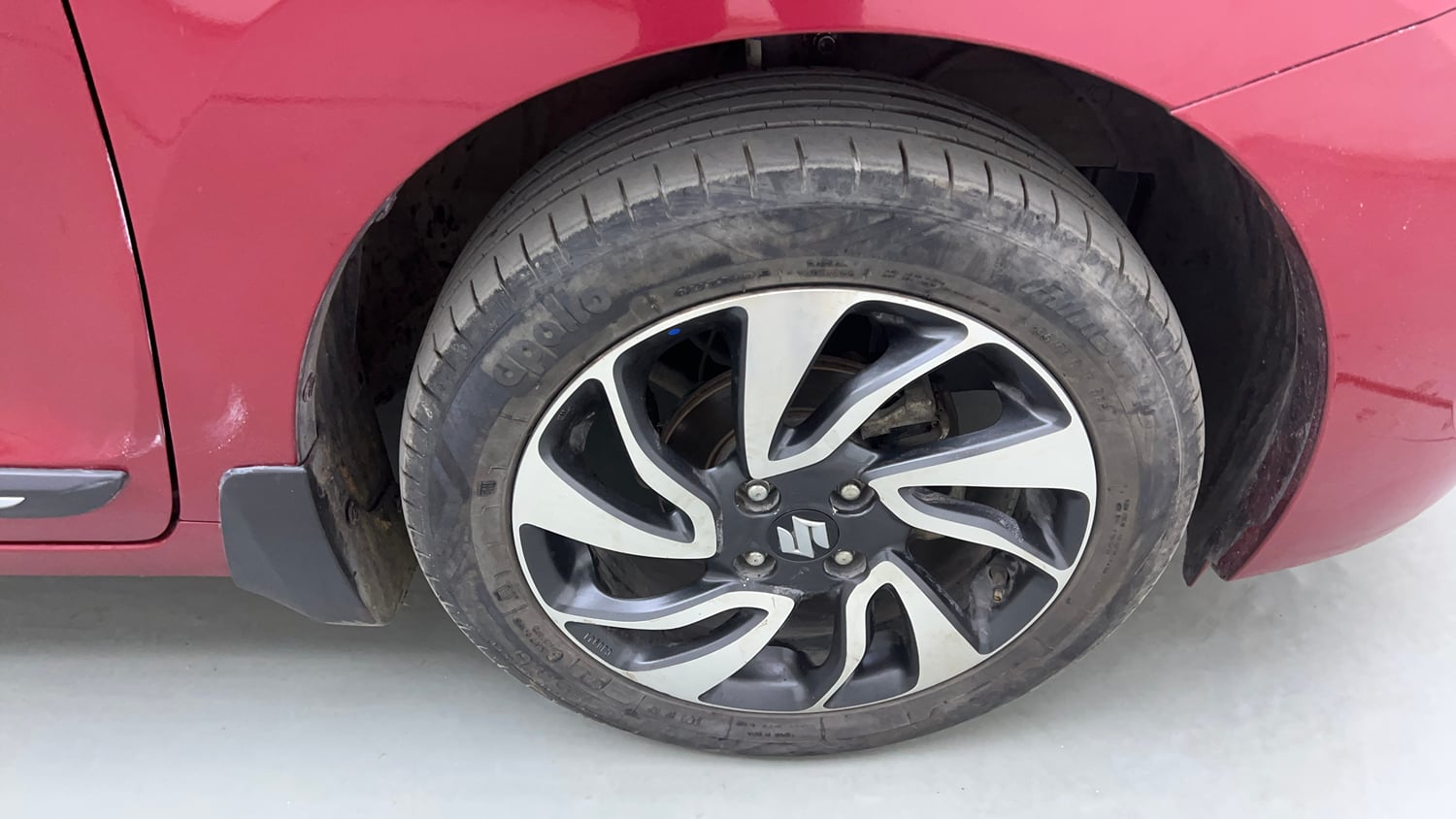 Used 2021 Maruti Suzuki Baleno Zeta Petrol Manual tyres RIGHT FRONT TYRE RIM VIEW
