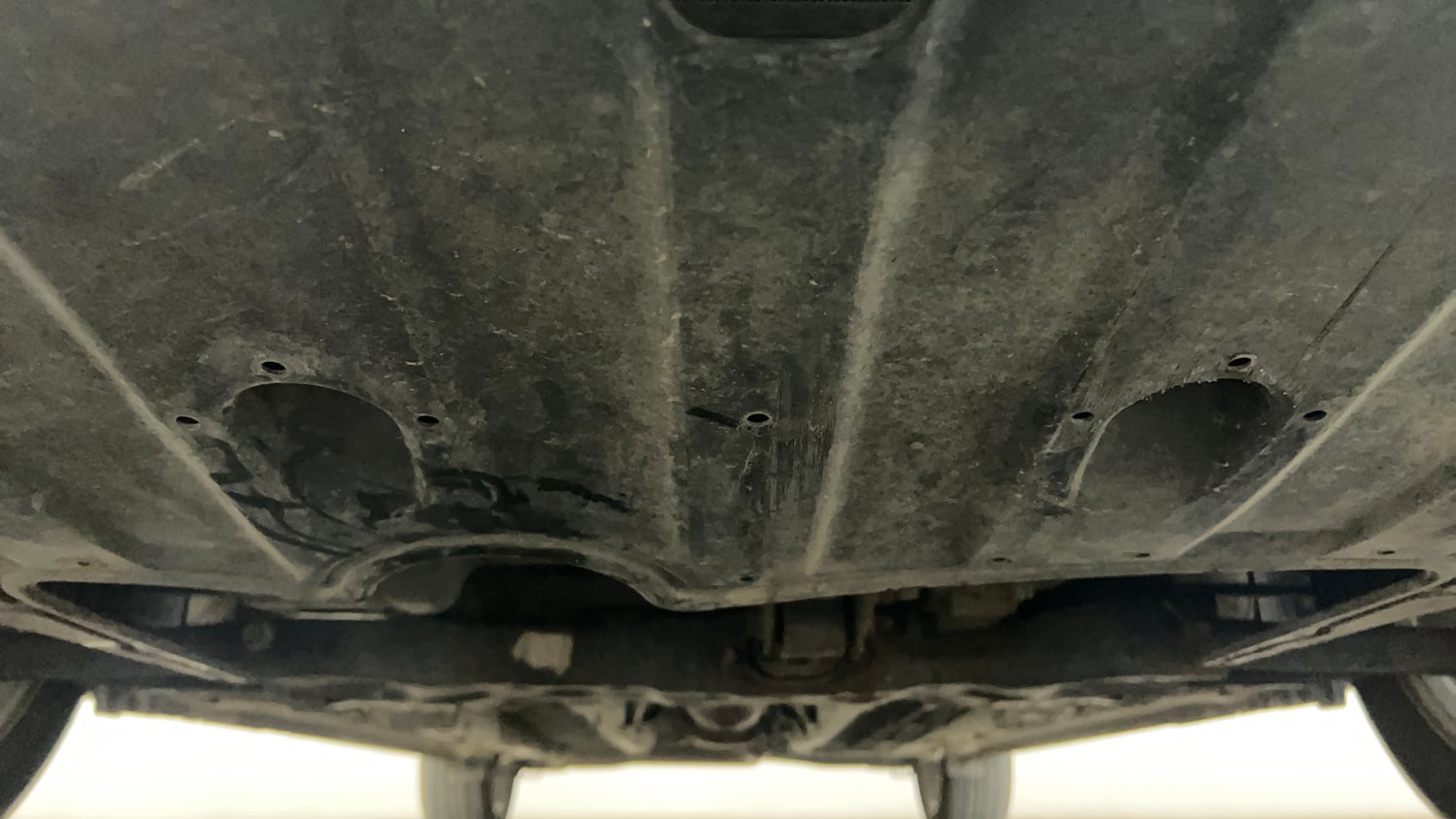 Used 2024 Hyundai Verna SX 1.5 Petrol MT Petrol Manual extra FRONT LEFT UNDERBODY VIEW